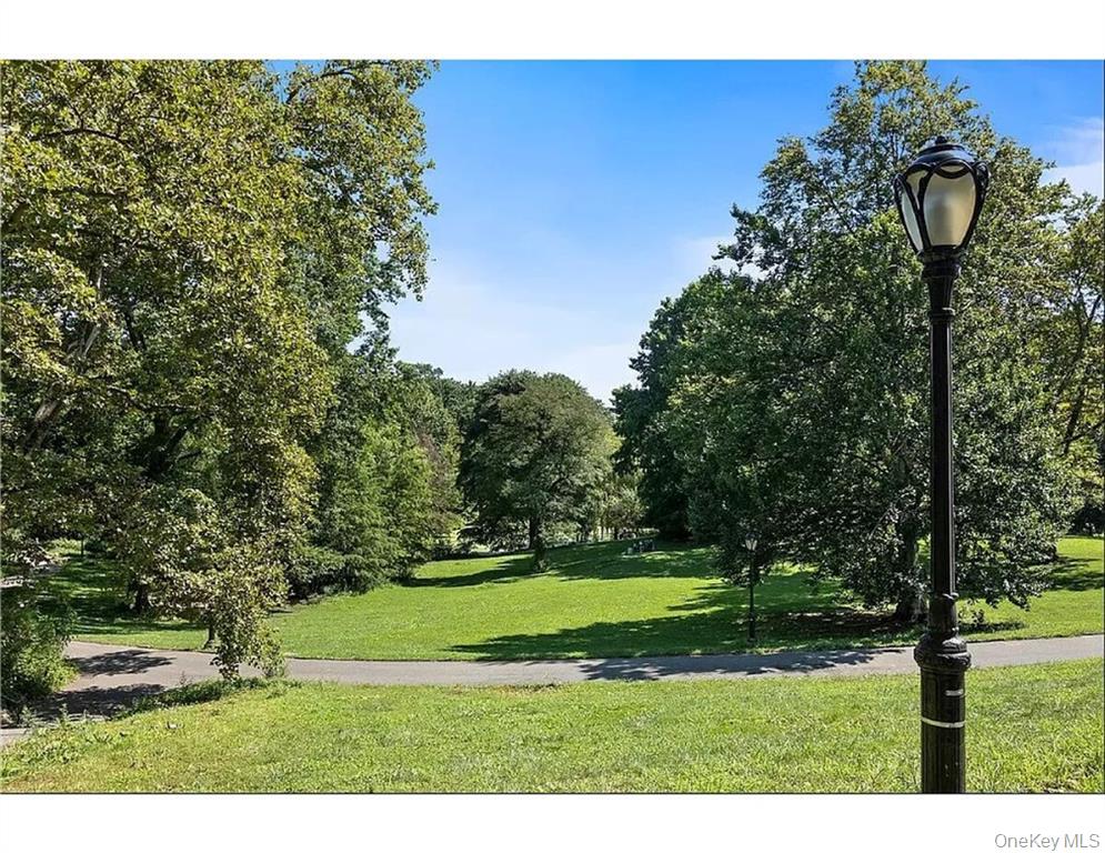 410 Central Park West # 3C, New York (Manhattan), NY 10025