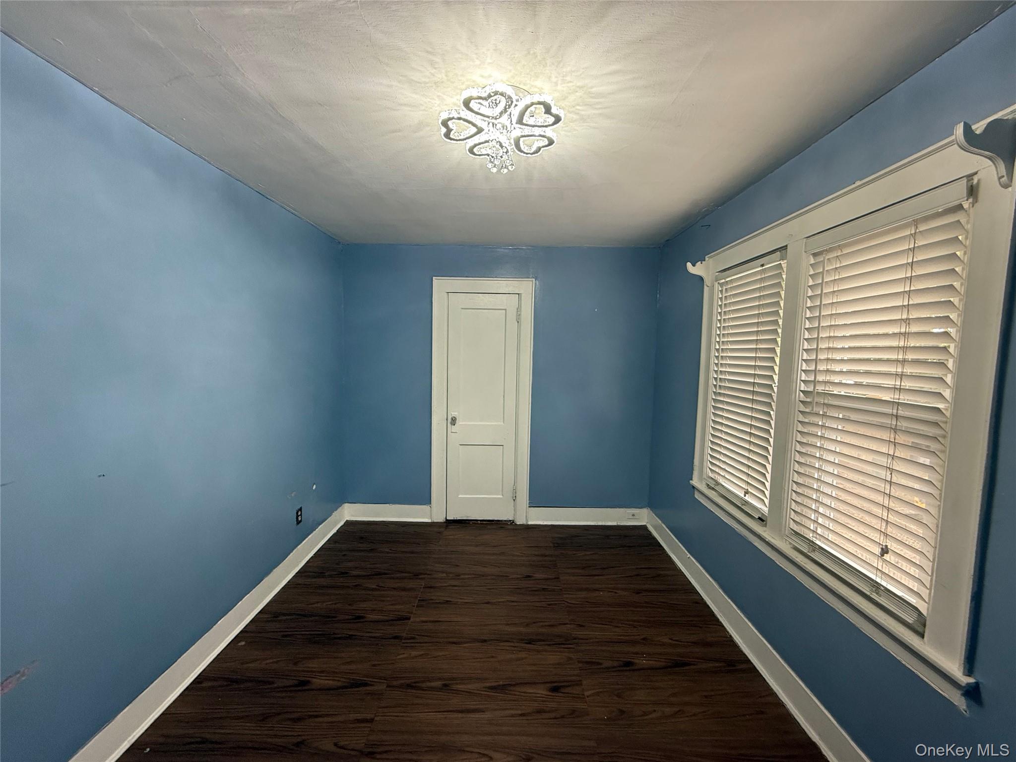 94-72 199th St, Hollis, NY 11423