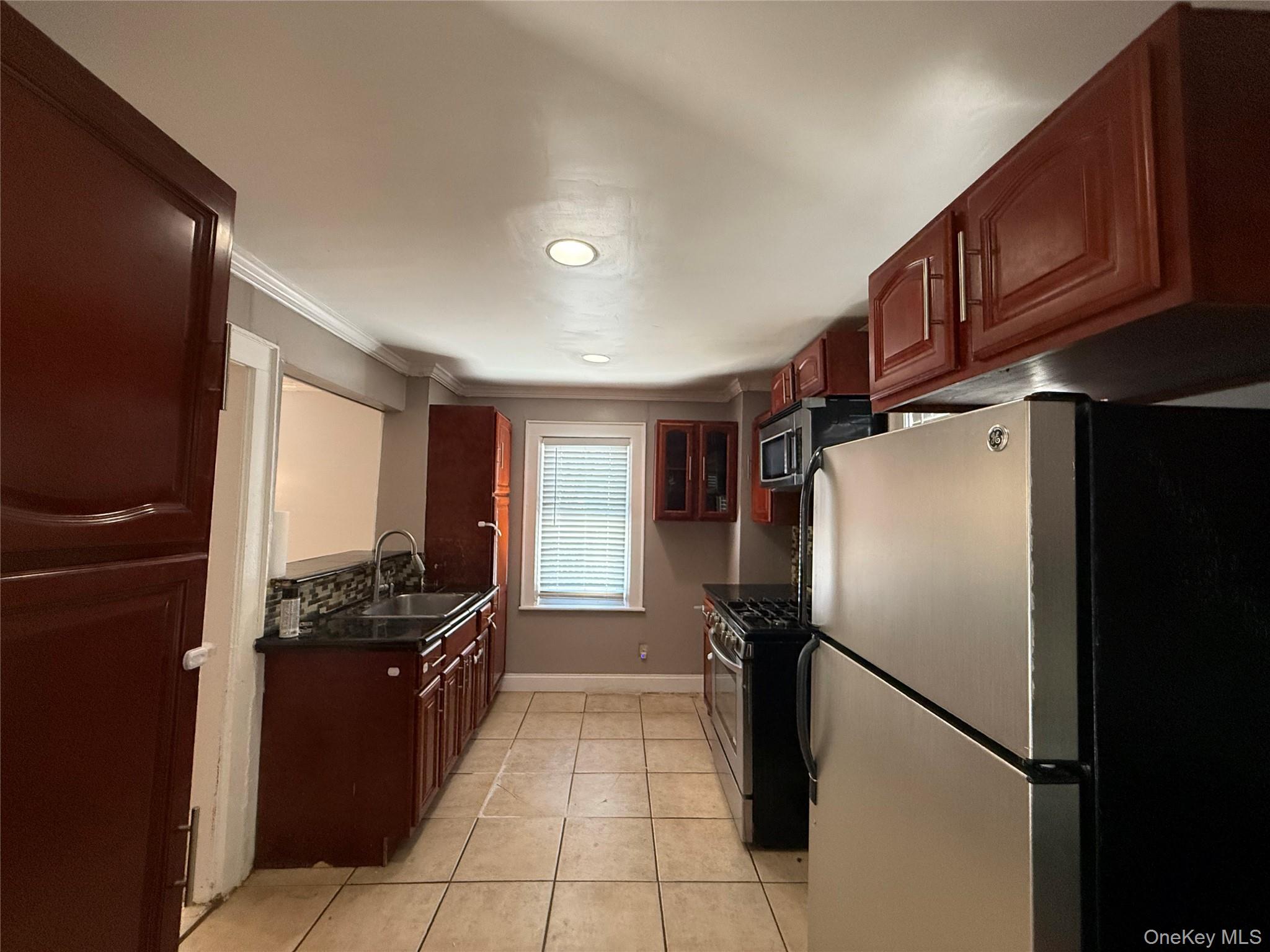 94-72 199th St, Hollis, NY 11423