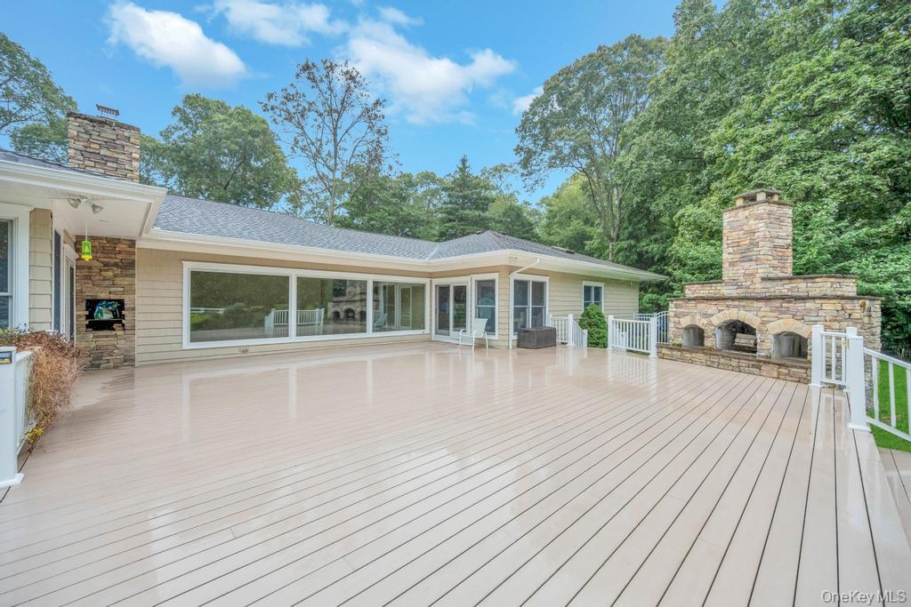 109 Oakside Drive, Smithtown, NY 11787