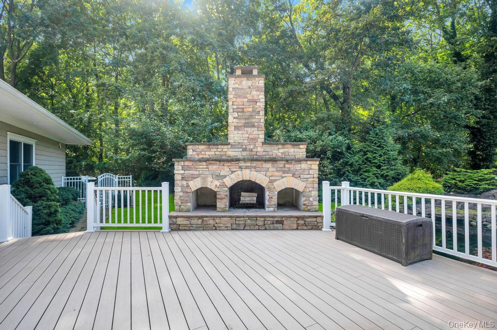 109 Oakside Drive, Smithtown, NY 11787