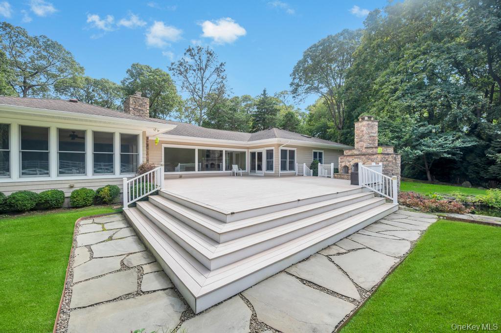 109 Oakside Drive, Smithtown, NY 11787