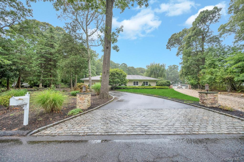 109 Oakside Drive, Smithtown, NY 11787