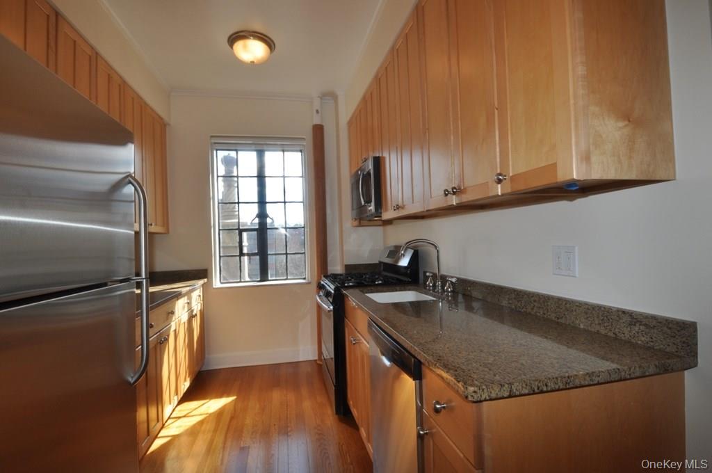 155 Garth Road # 5H, Scarsdale, NY 10583