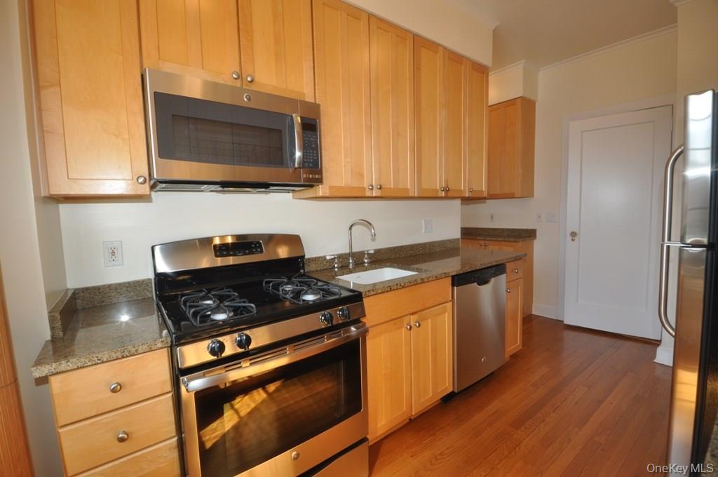 155 Garth Road # 5H, Scarsdale, NY 10583