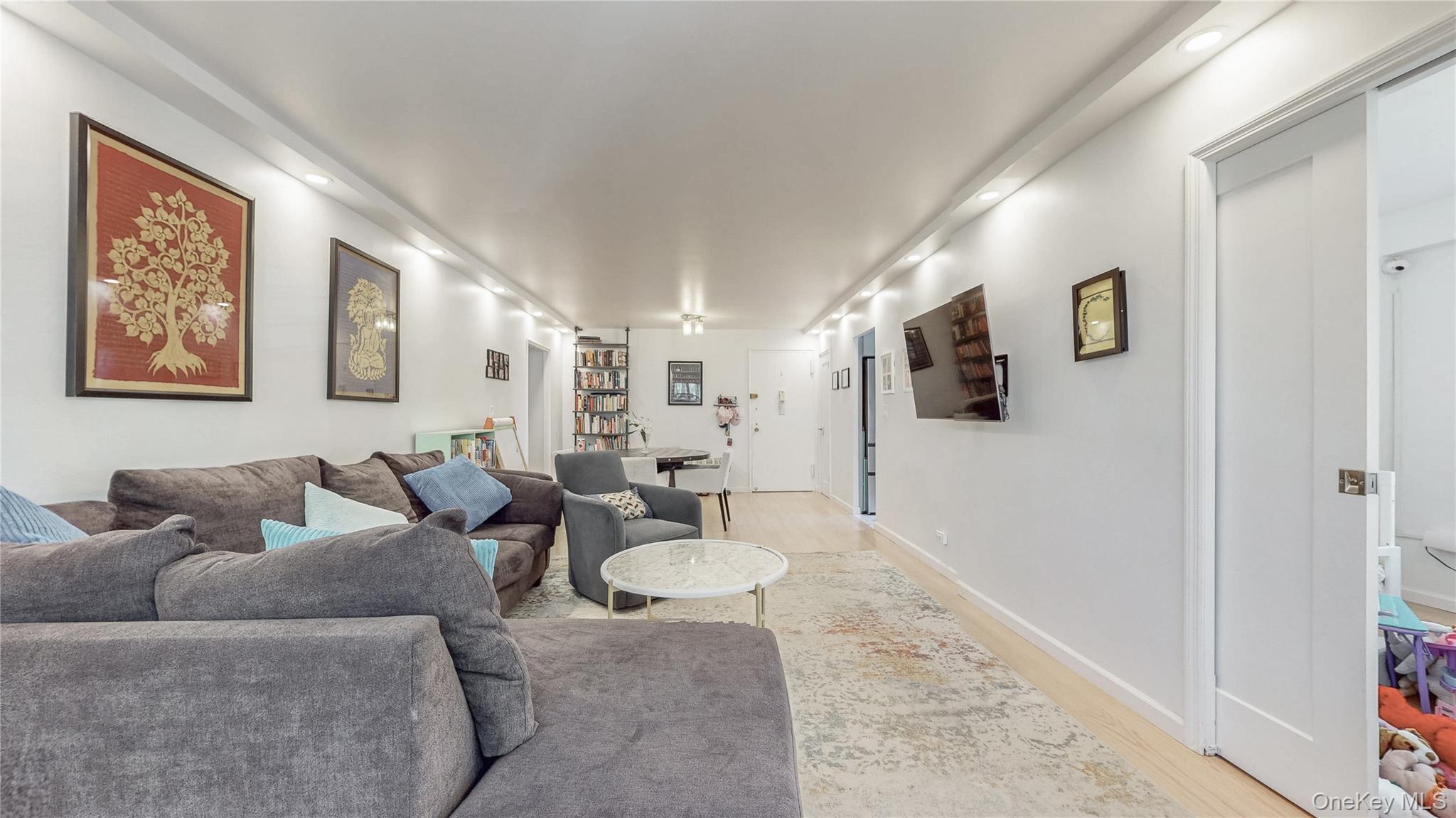 70-31 108th St # 2C, Forest Hills, NY 11375