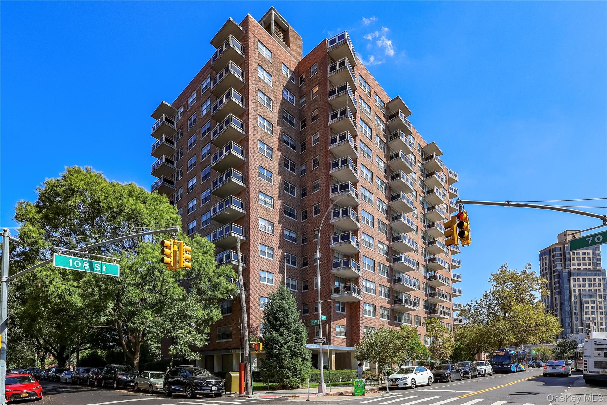70-31 108th St # 2C, Forest Hills, NY 11375