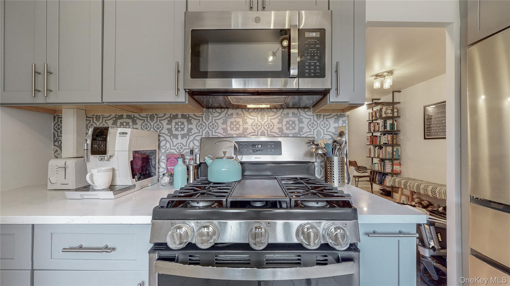 70-31 108th St # 2C, Forest Hills, NY 11375