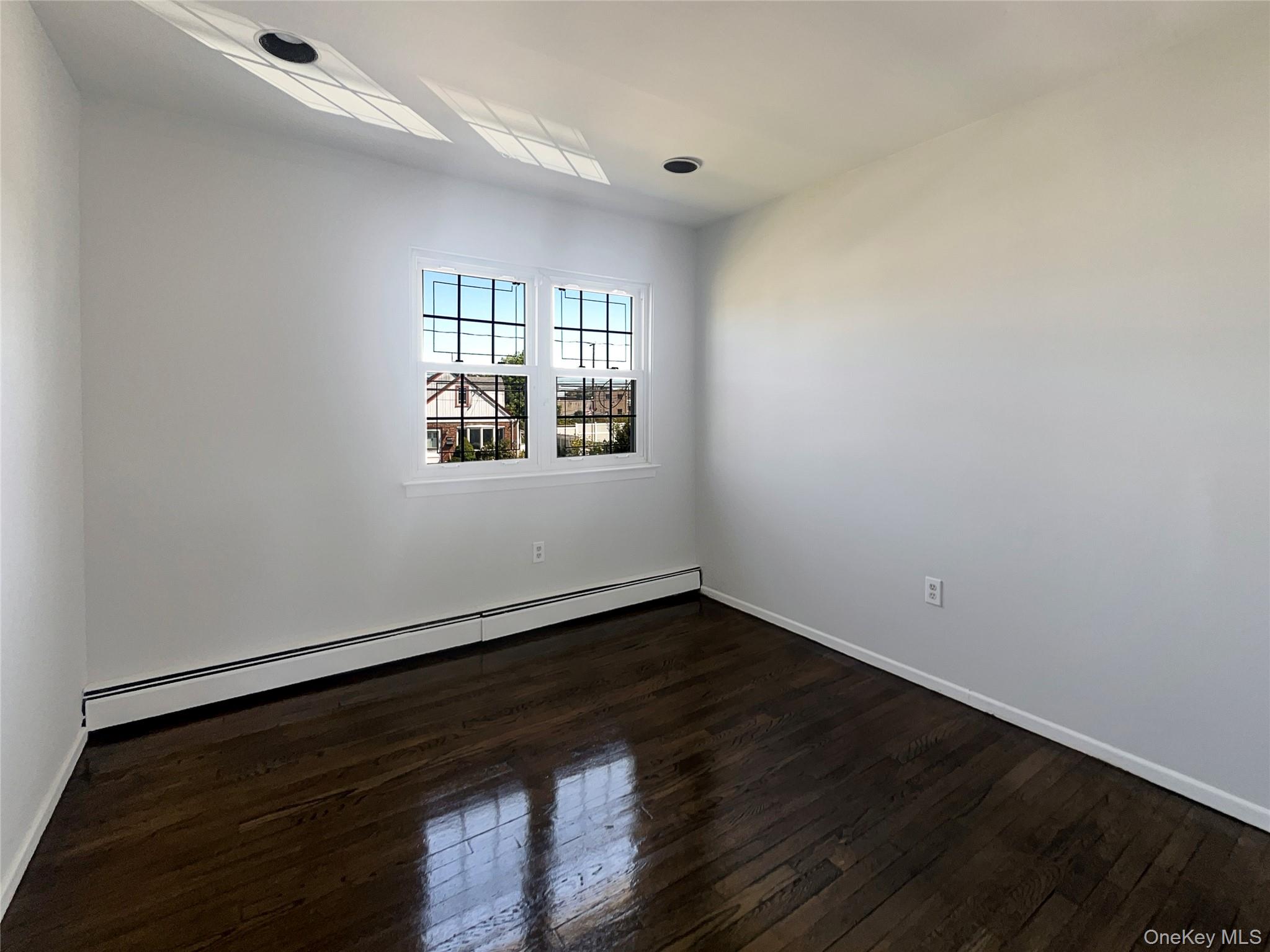 371 Pennsylvania Avenue, Mineola, NY 11501