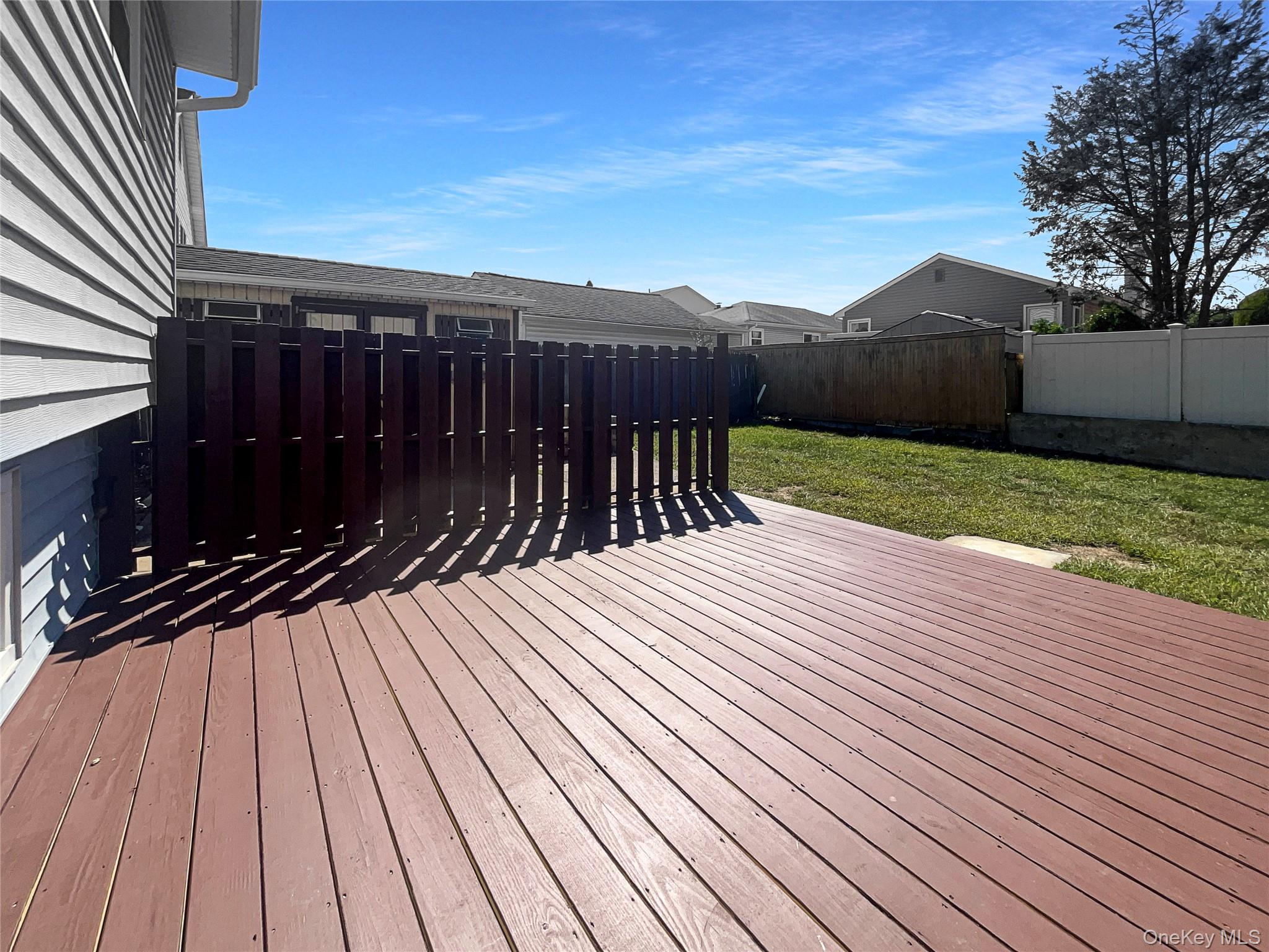 371 Pennsylvania Avenue, Mineola, NY 11501