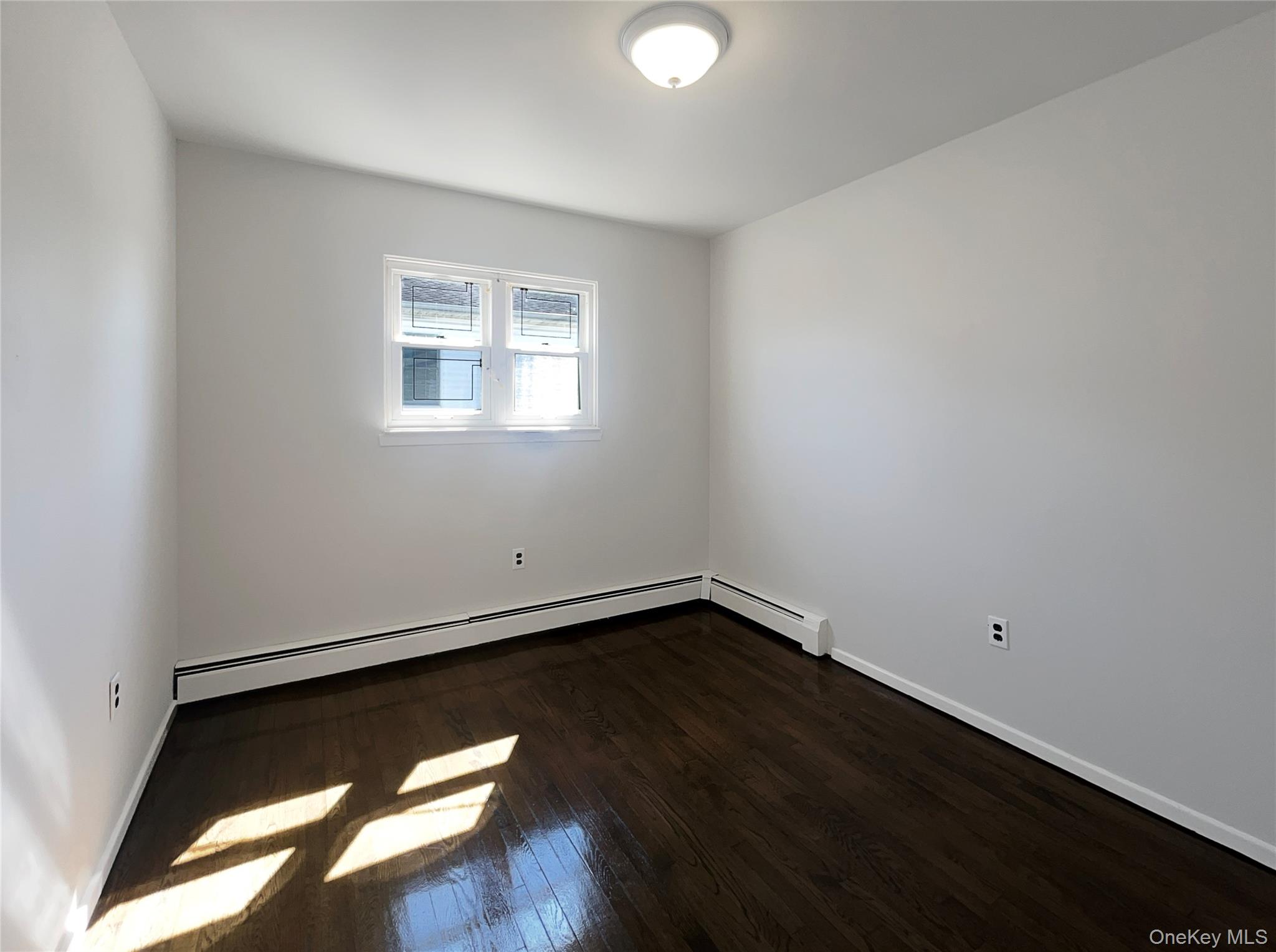 371 Pennsylvania Avenue, Mineola, NY 11501