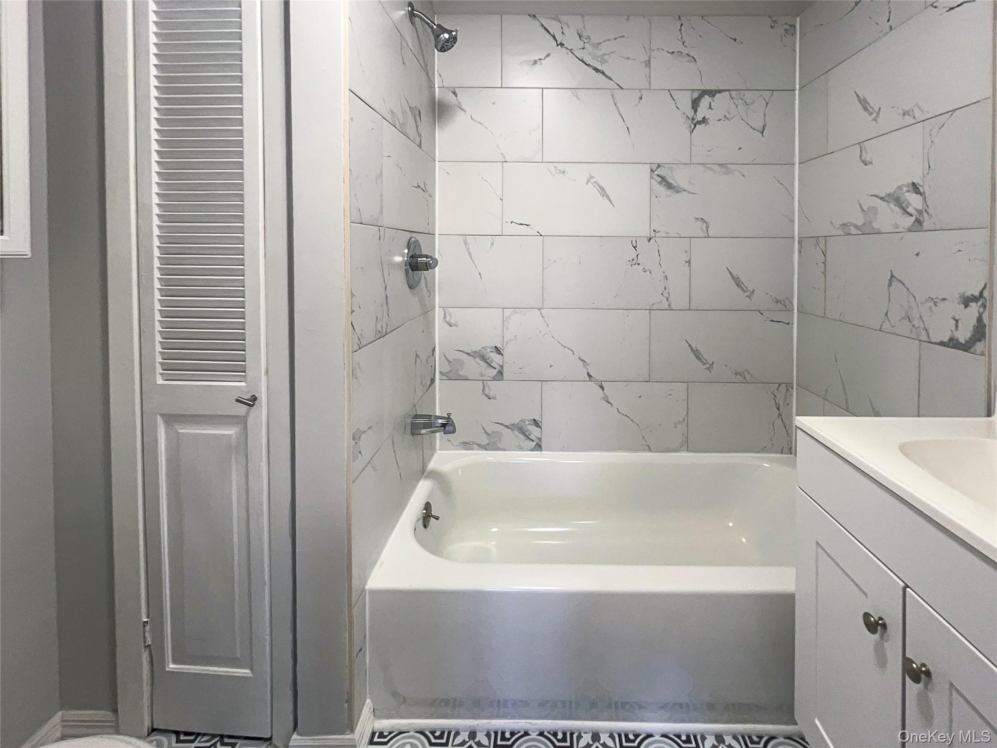 371 Pennsylvania Avenue, Mineola, NY 11501