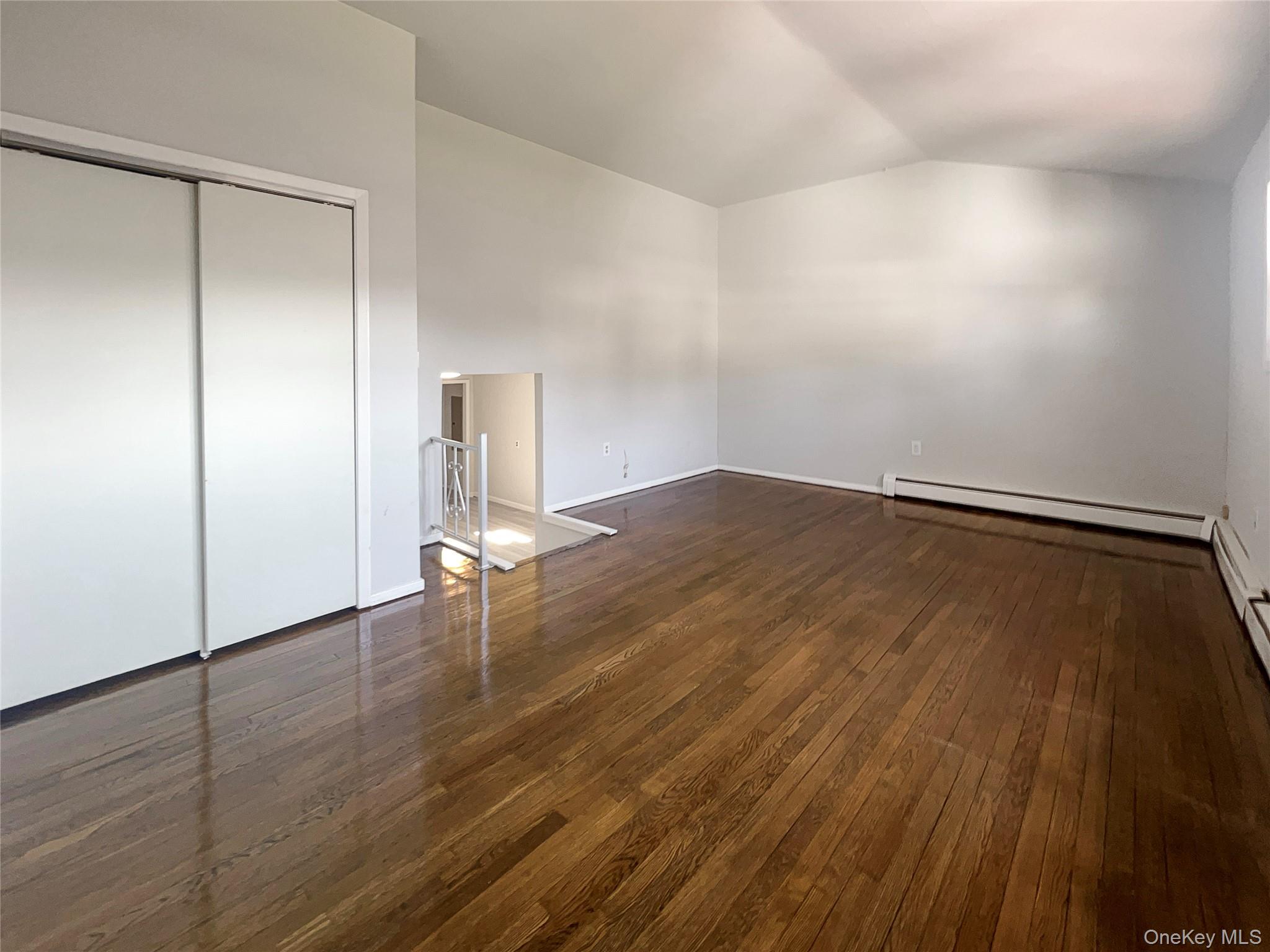 371 Pennsylvania Avenue, Mineola, NY 11501