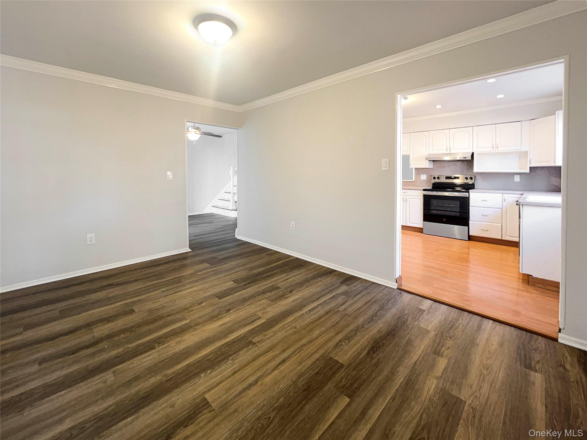 371 Pennsylvania Avenue, Mineola, NY 11501