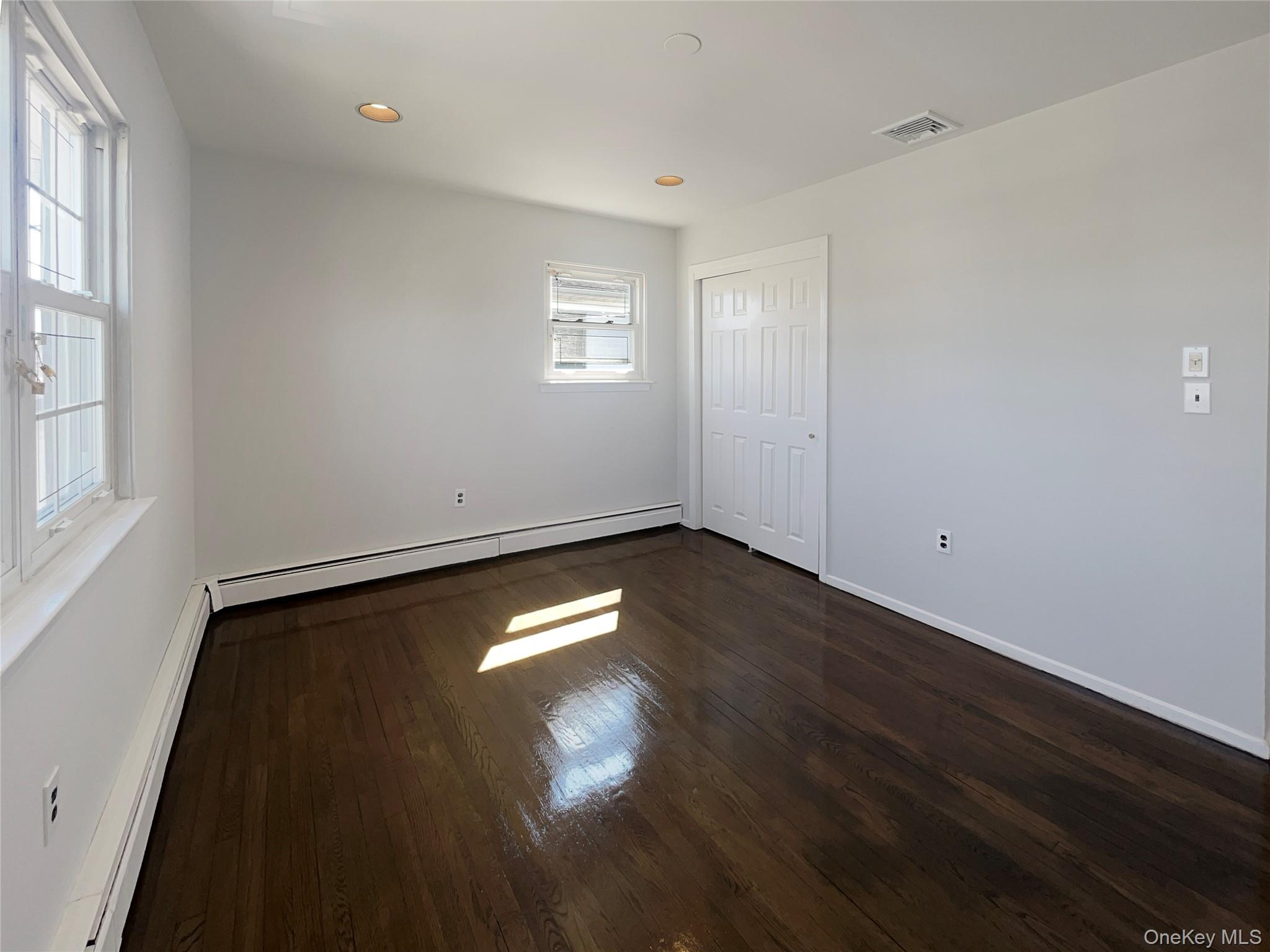 371 Pennsylvania Avenue, Mineola, NY 11501