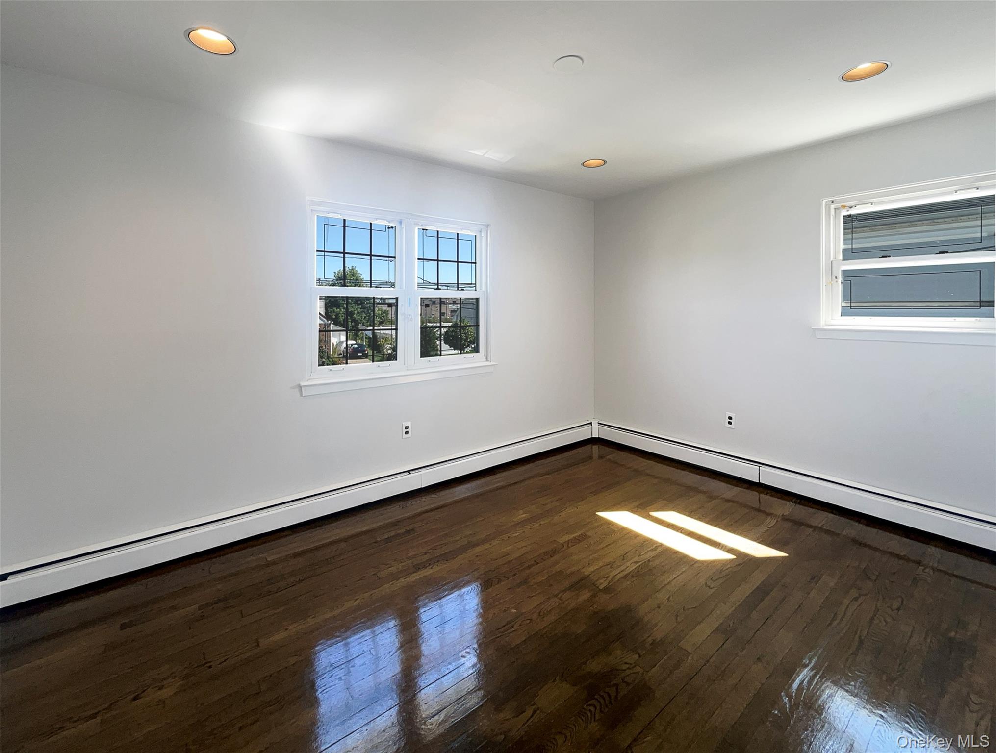 371 Pennsylvania Avenue, Mineola, NY 11501