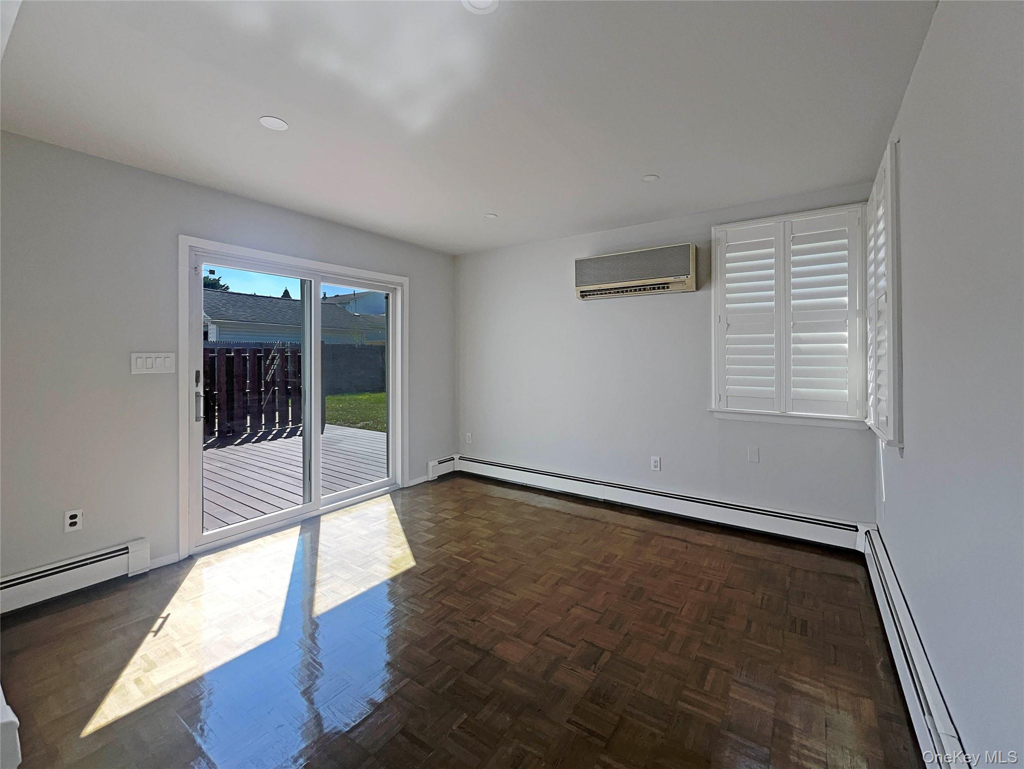 371 Pennsylvania Avenue, Mineola, NY 11501