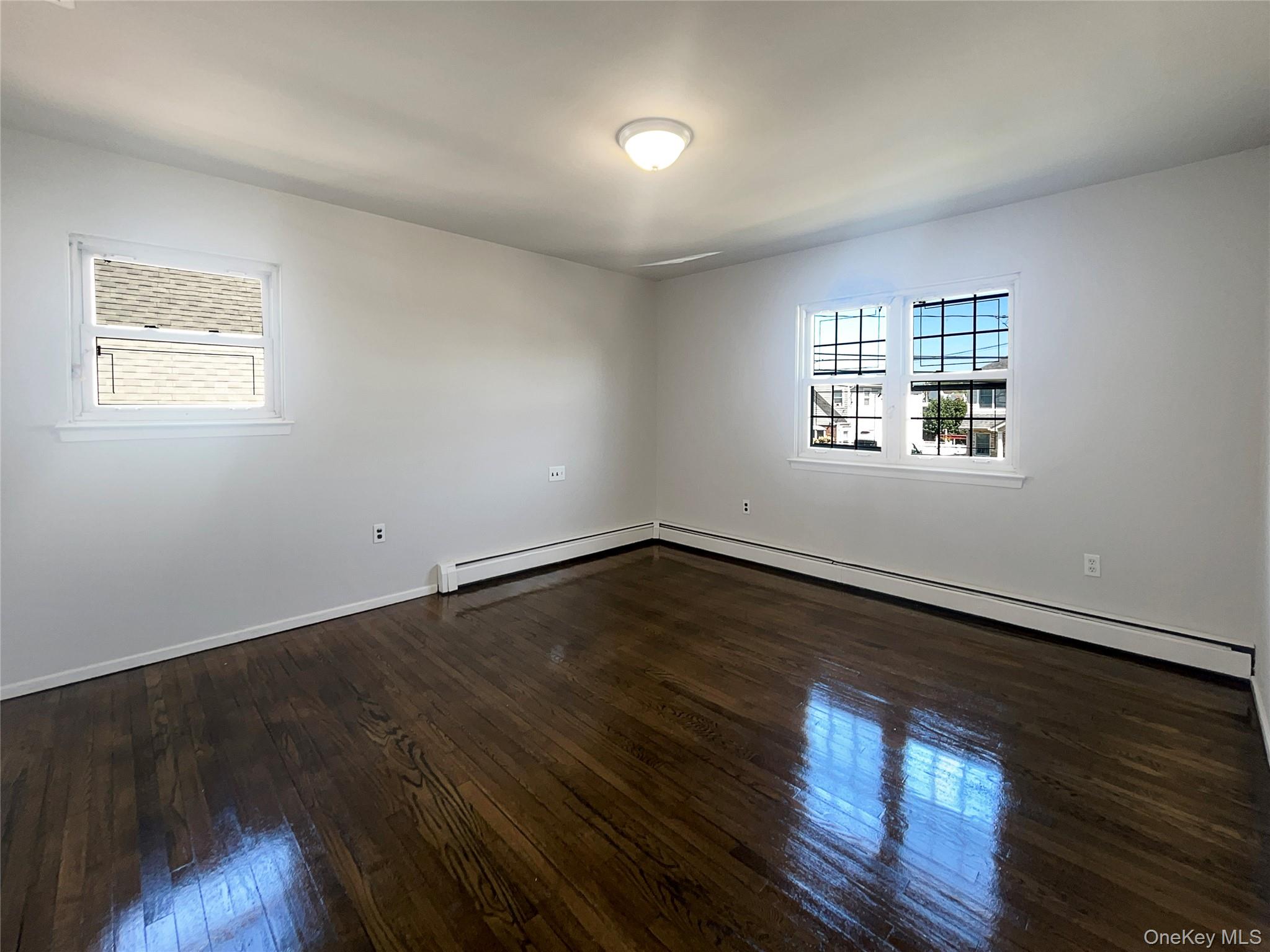 371 Pennsylvania Avenue, Mineola, NY 11501