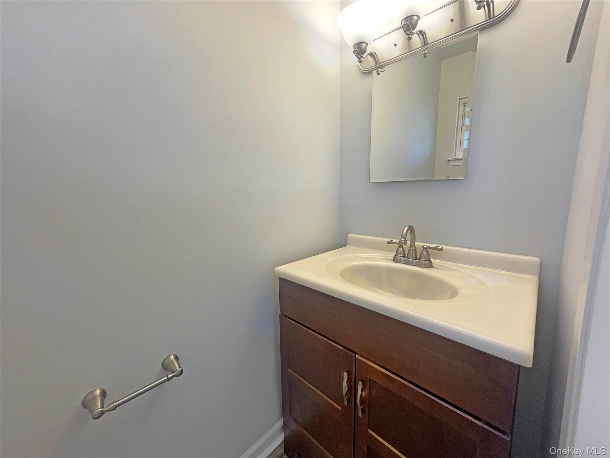 371 Pennsylvania Avenue, Mineola, NY 11501