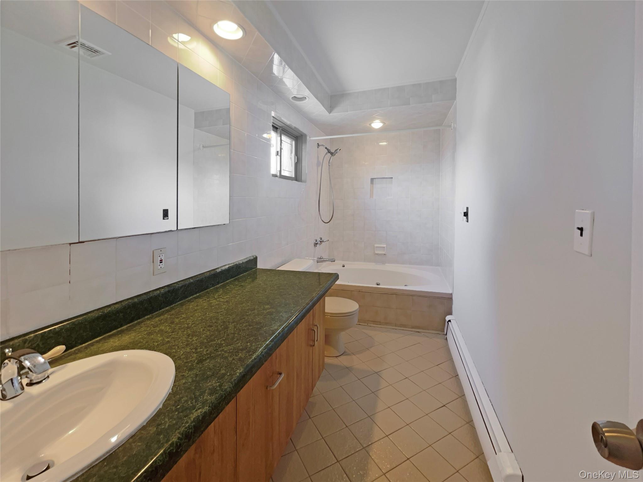 371 Pennsylvania Avenue, Mineola, NY 11501