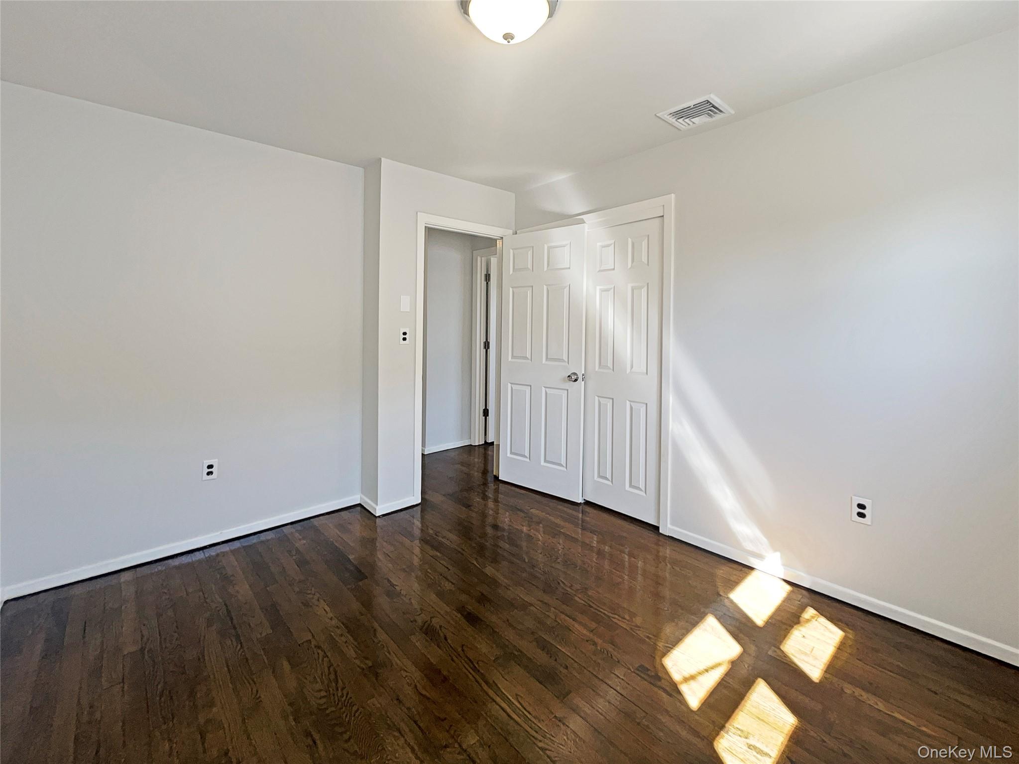 371 Pennsylvania Avenue, Mineola, NY 11501