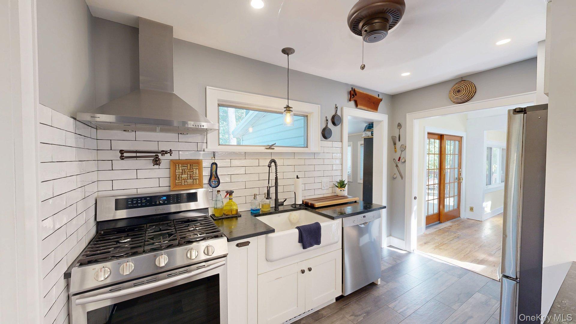 19 Island Road, Sound Beach, NY 11789