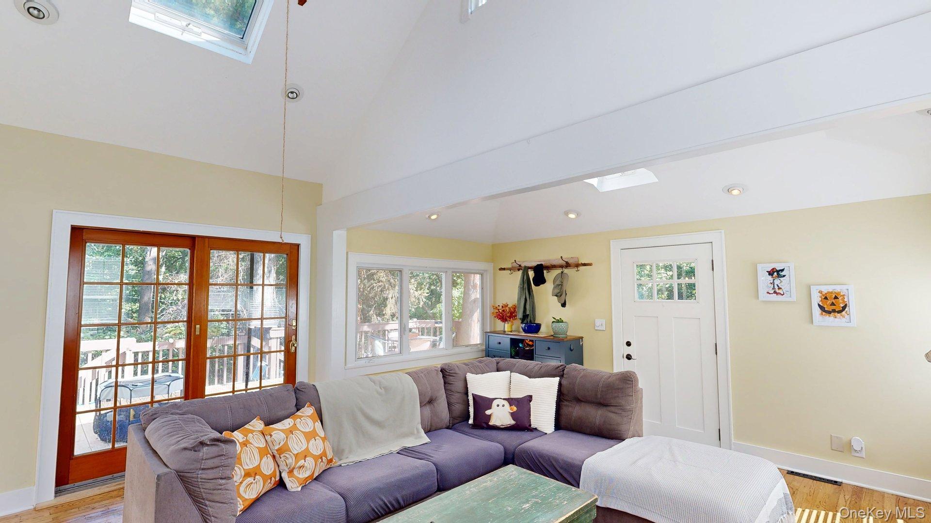 19 Island Road, Sound Beach, NY 11789