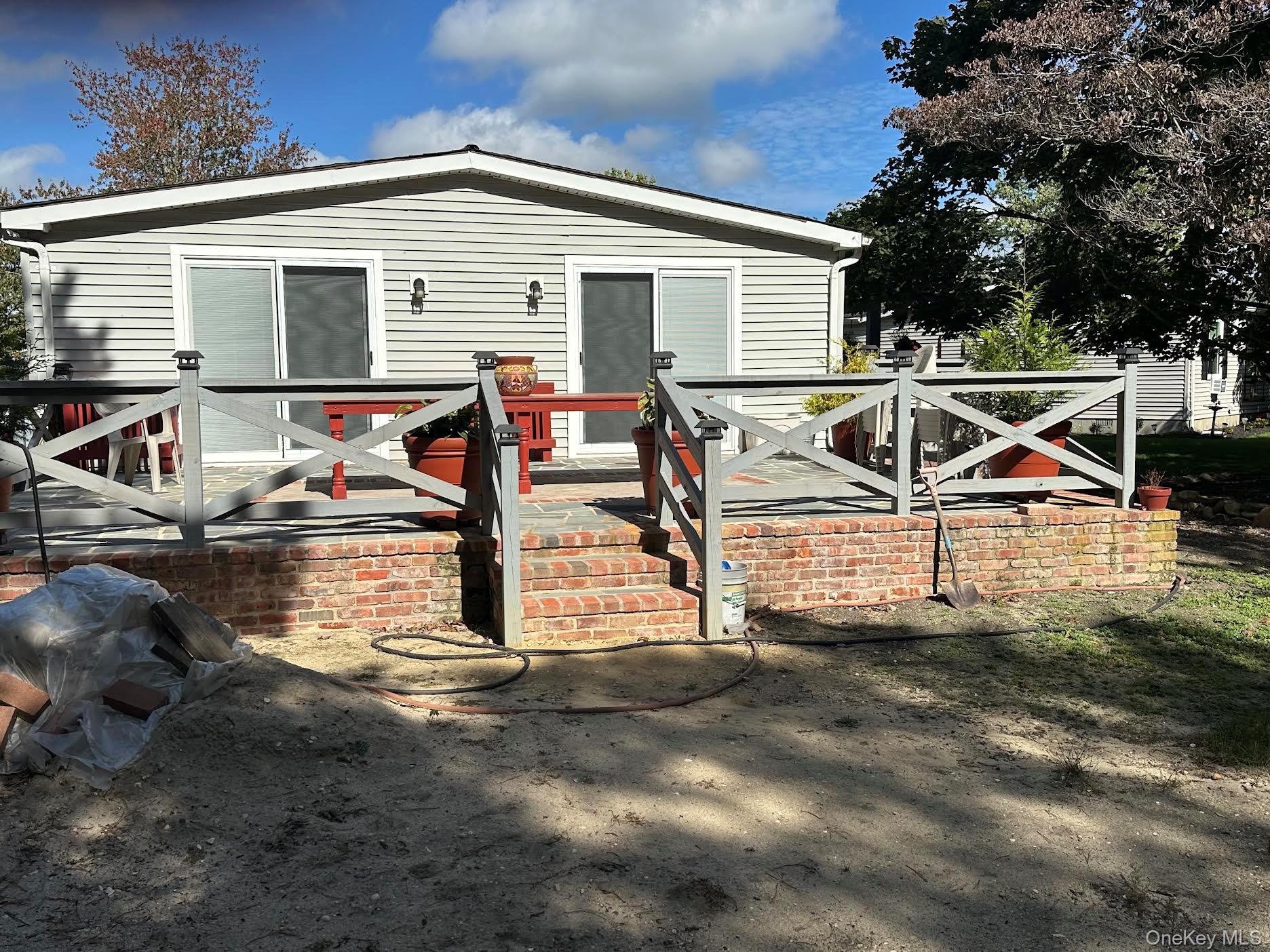 53 Village Circle S, Manorville, NY 11949