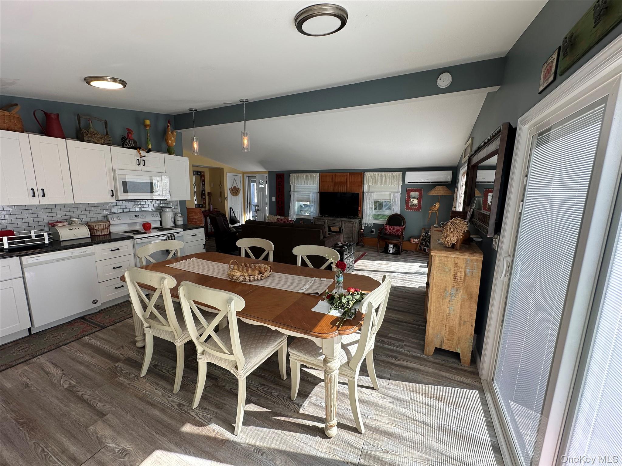 53 Village Circle S, Manorville, NY 11949