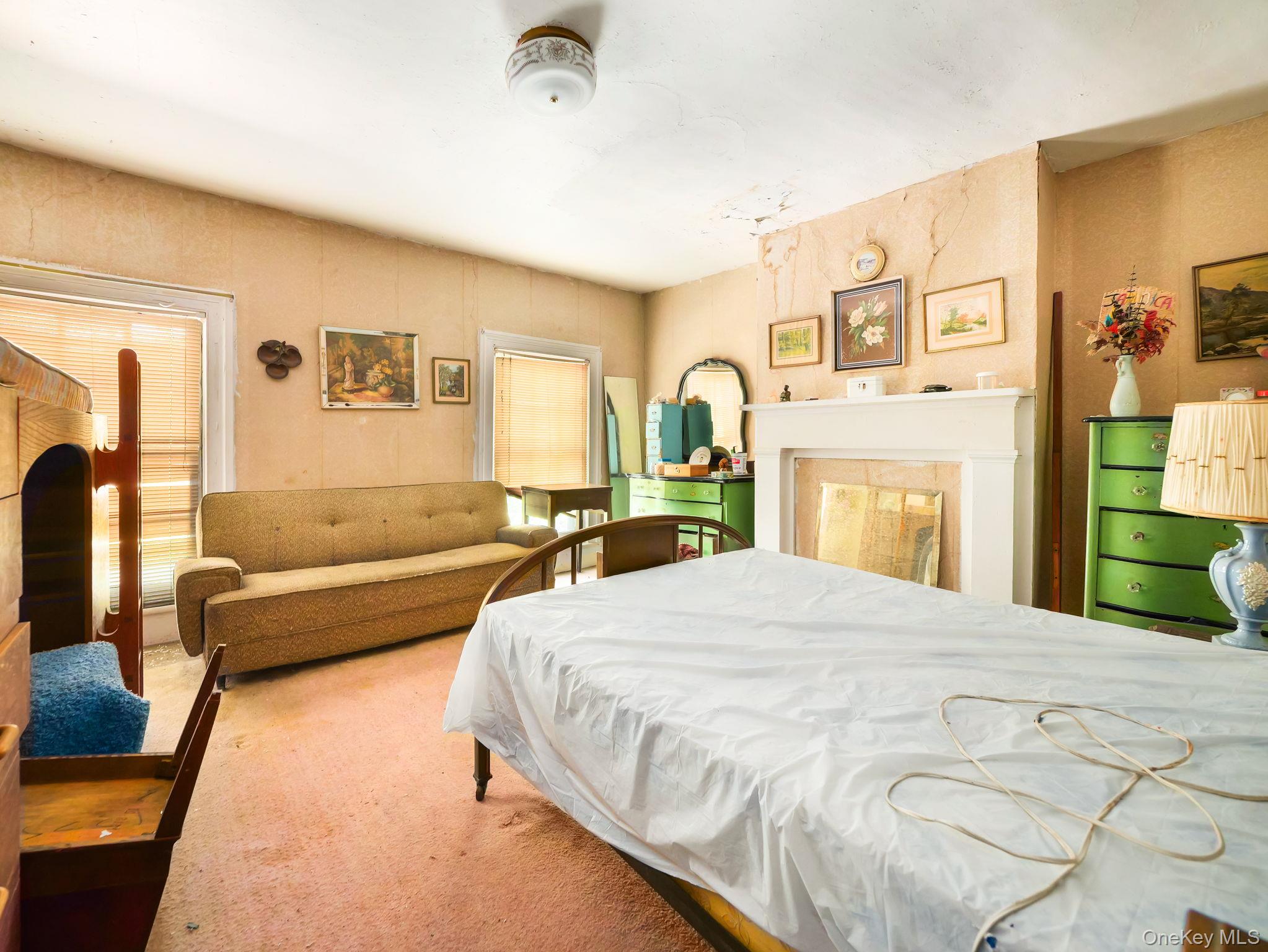 19 Oakland Valley Road, Cuddebackville, NY 12729