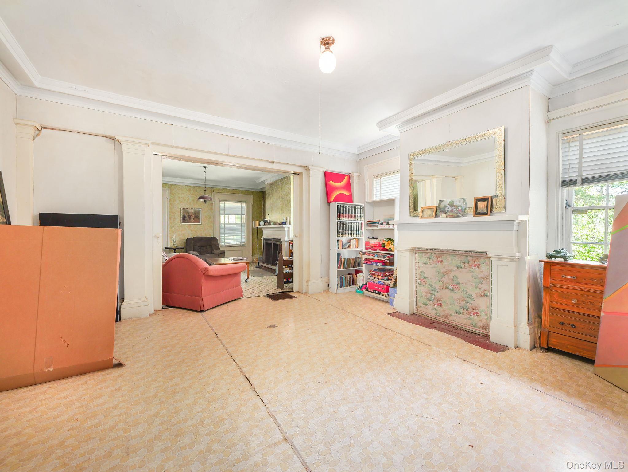 19 Oakland Valley Road, Cuddebackville, NY 12729