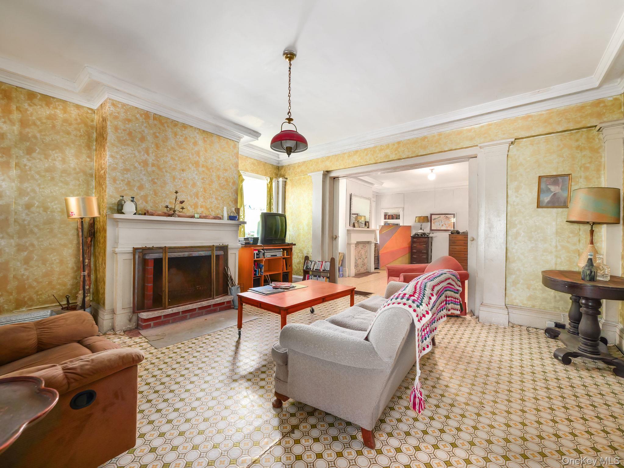 19 Oakland Valley Road, Cuddebackville, NY 12729