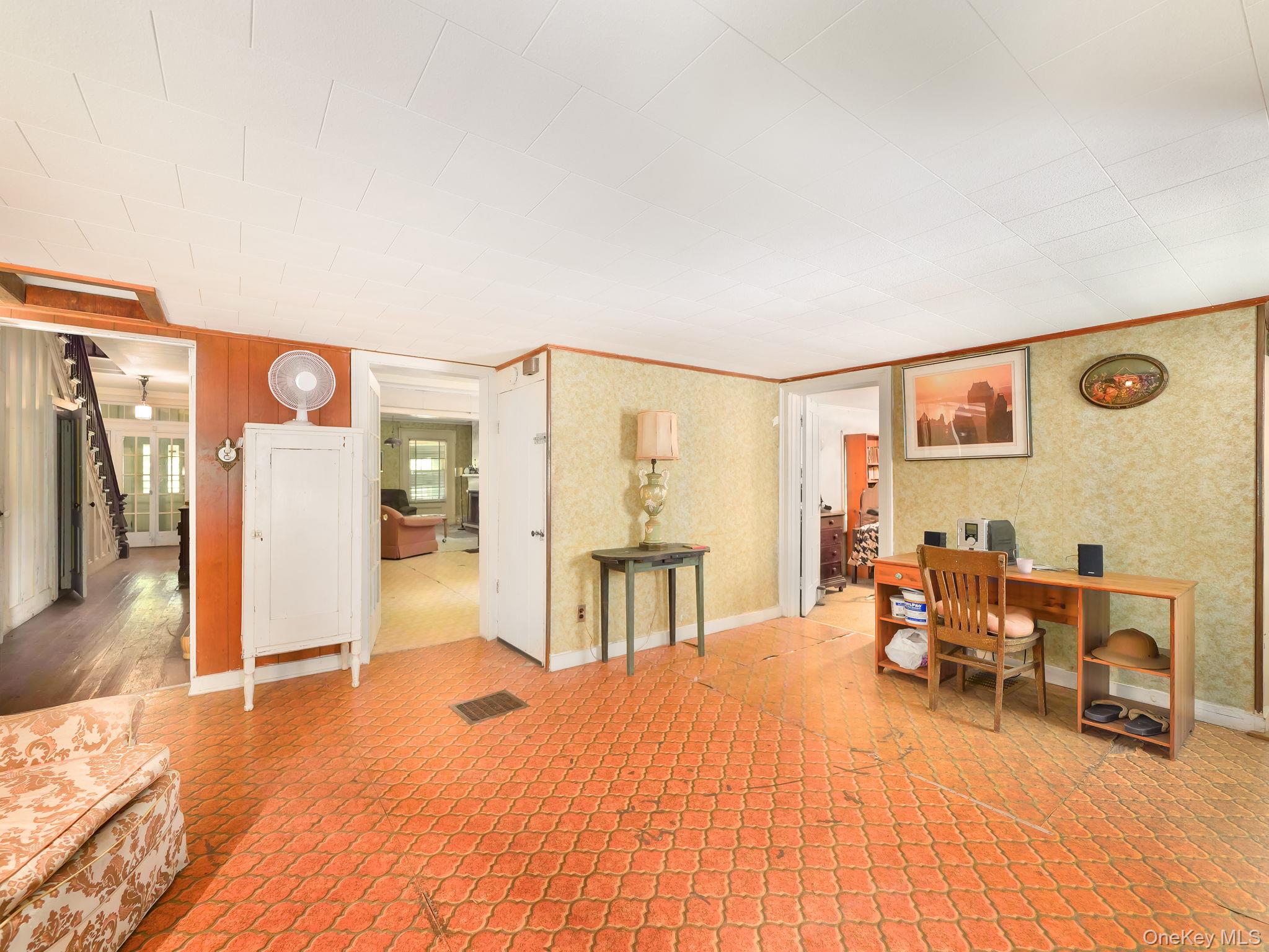 19 Oakland Valley Road, Cuddebackville, NY 12729