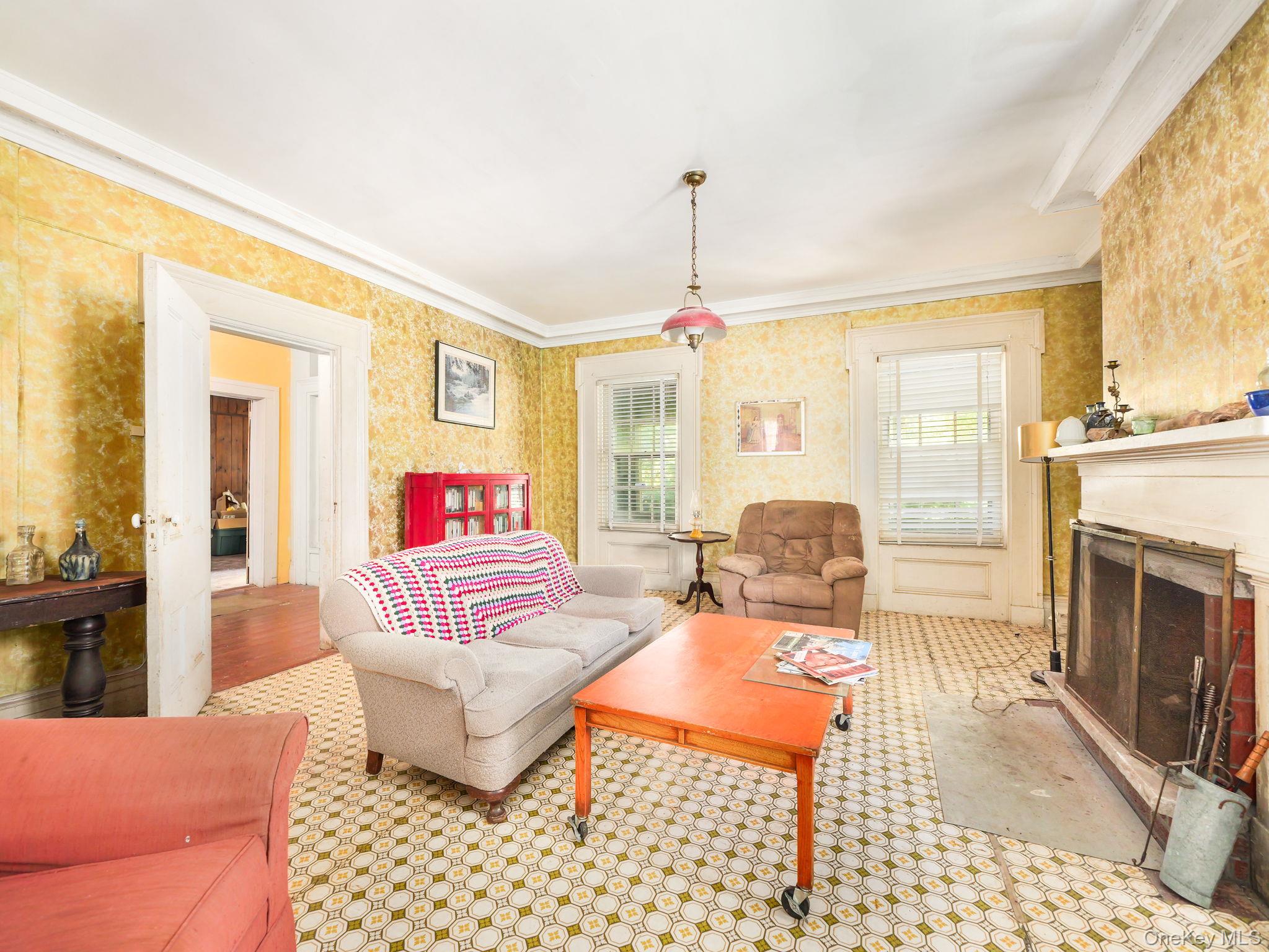 19 Oakland Valley Road, Cuddebackville, NY 12729