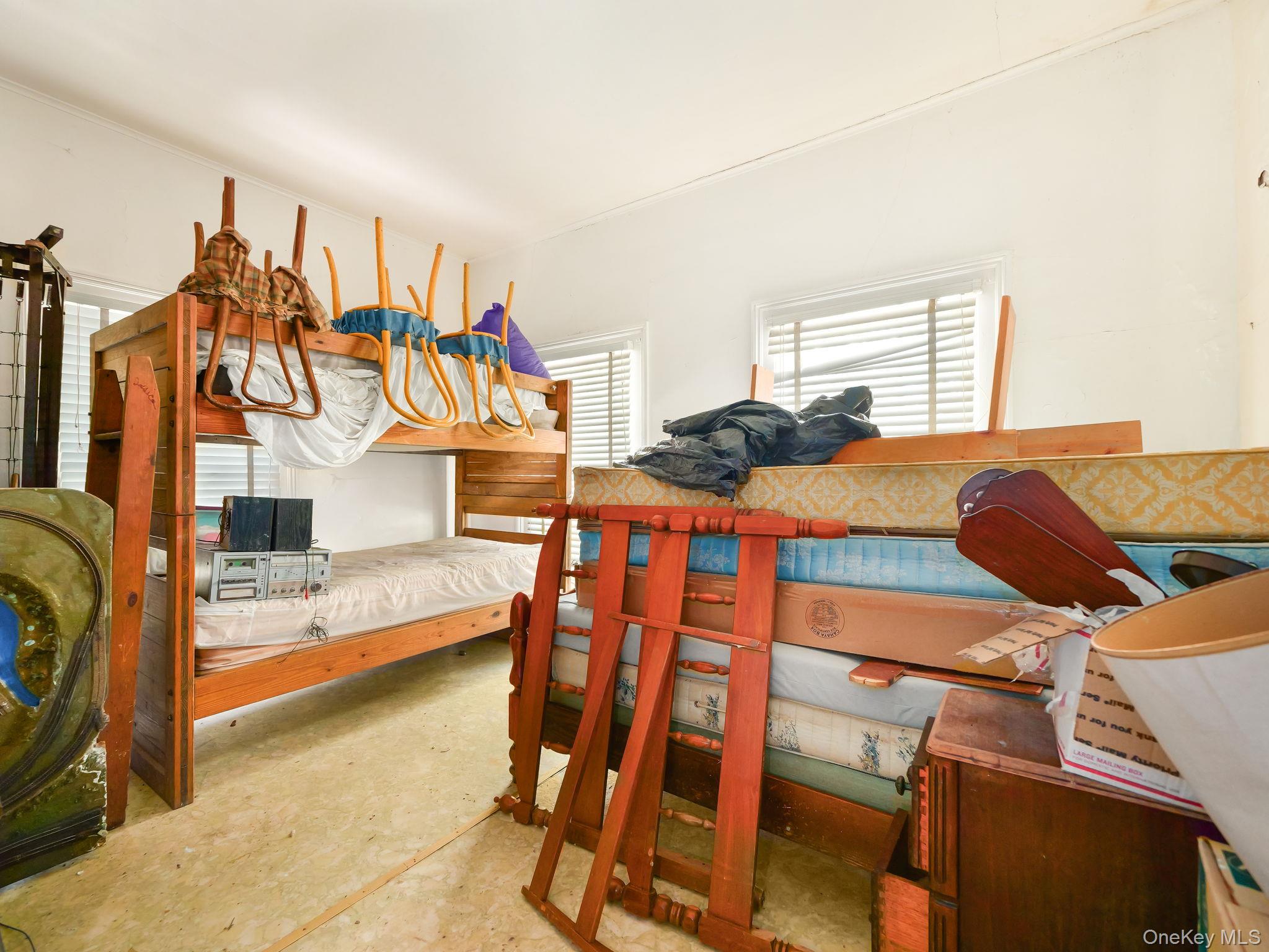 19 Oakland Valley Road, Cuddebackville, NY 12729