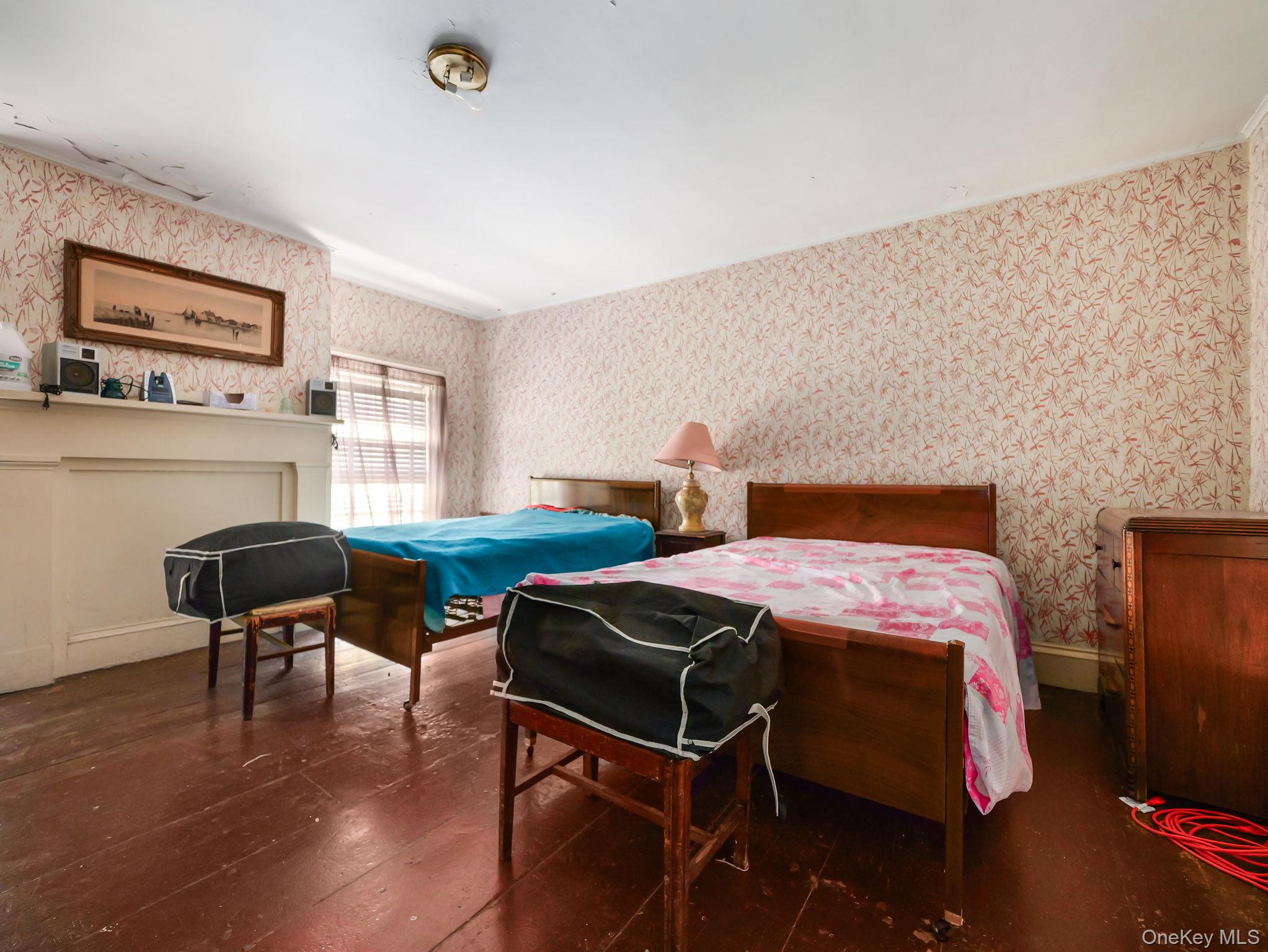 19 Oakland Valley Road, Cuddebackville, NY 12729