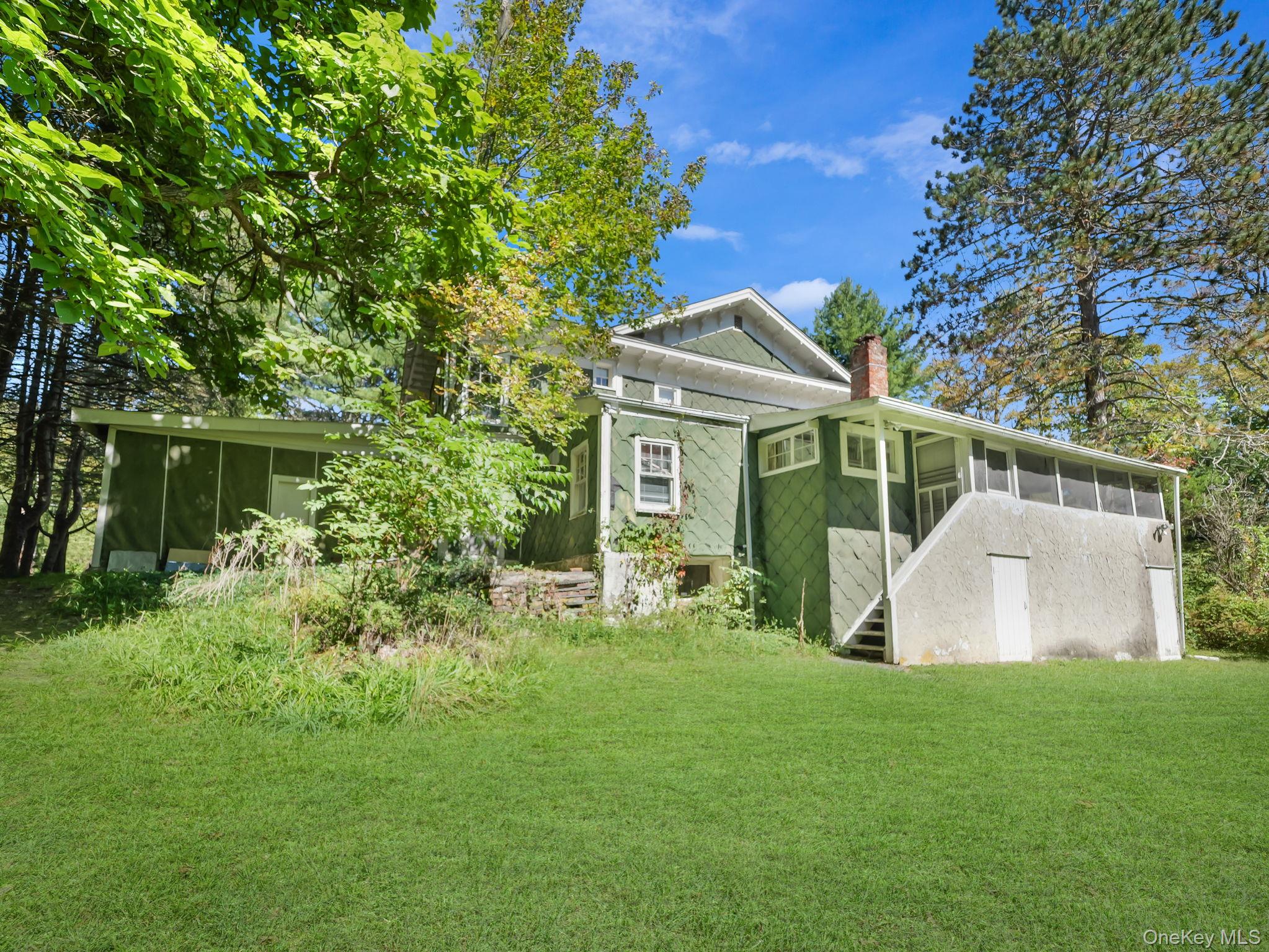 19 Oakland Valley Road, Cuddebackville, NY 12729