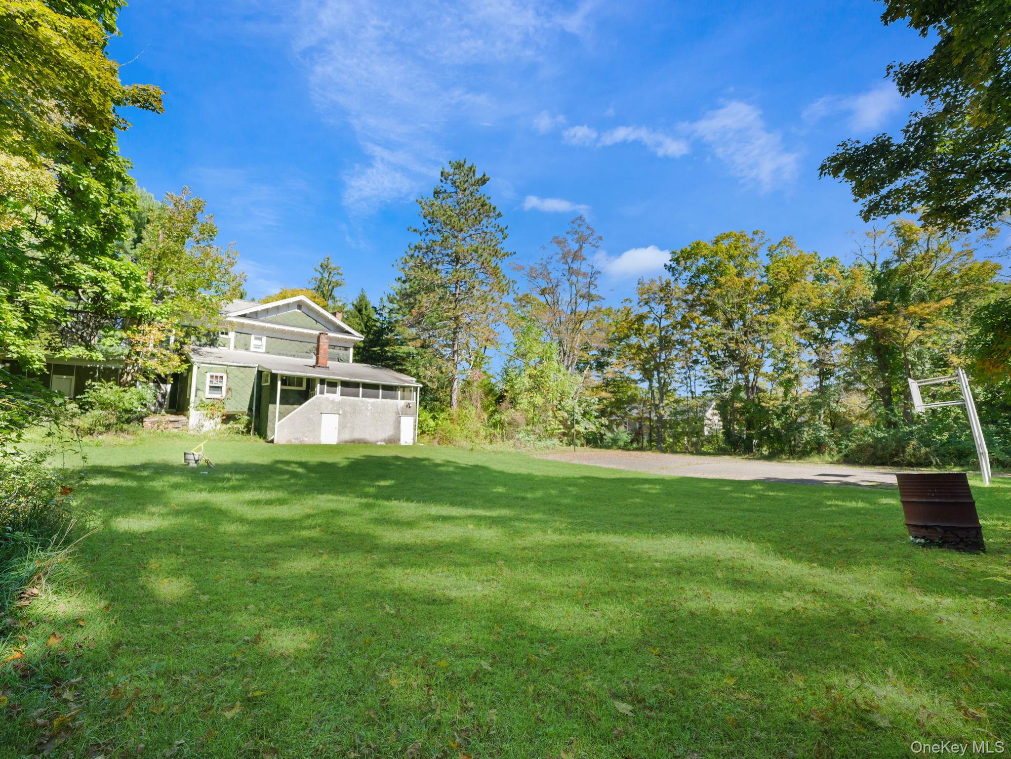 19 Oakland Valley Road, Cuddebackville, NY 12729