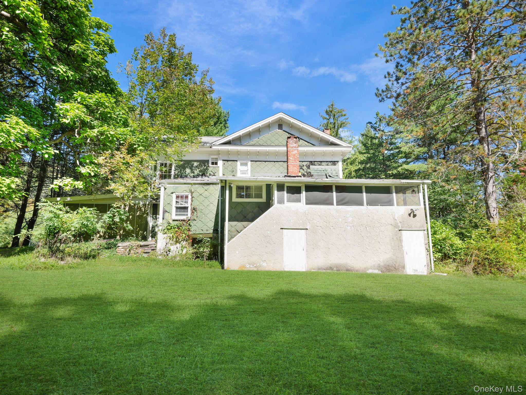 19 Oakland Valley Road, Cuddebackville, NY 12729