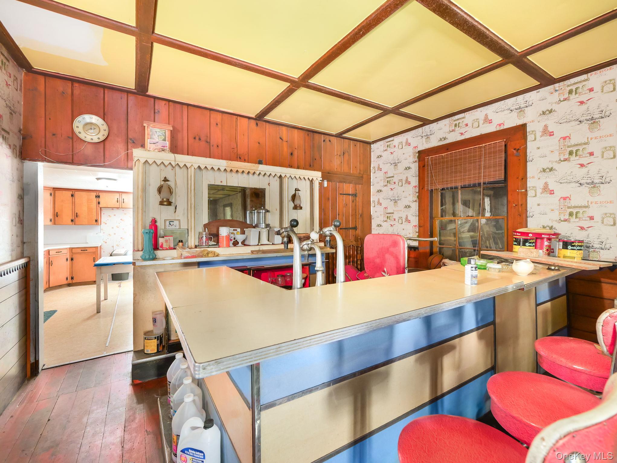 19 Oakland Valley Road, Cuddebackville, NY 12729