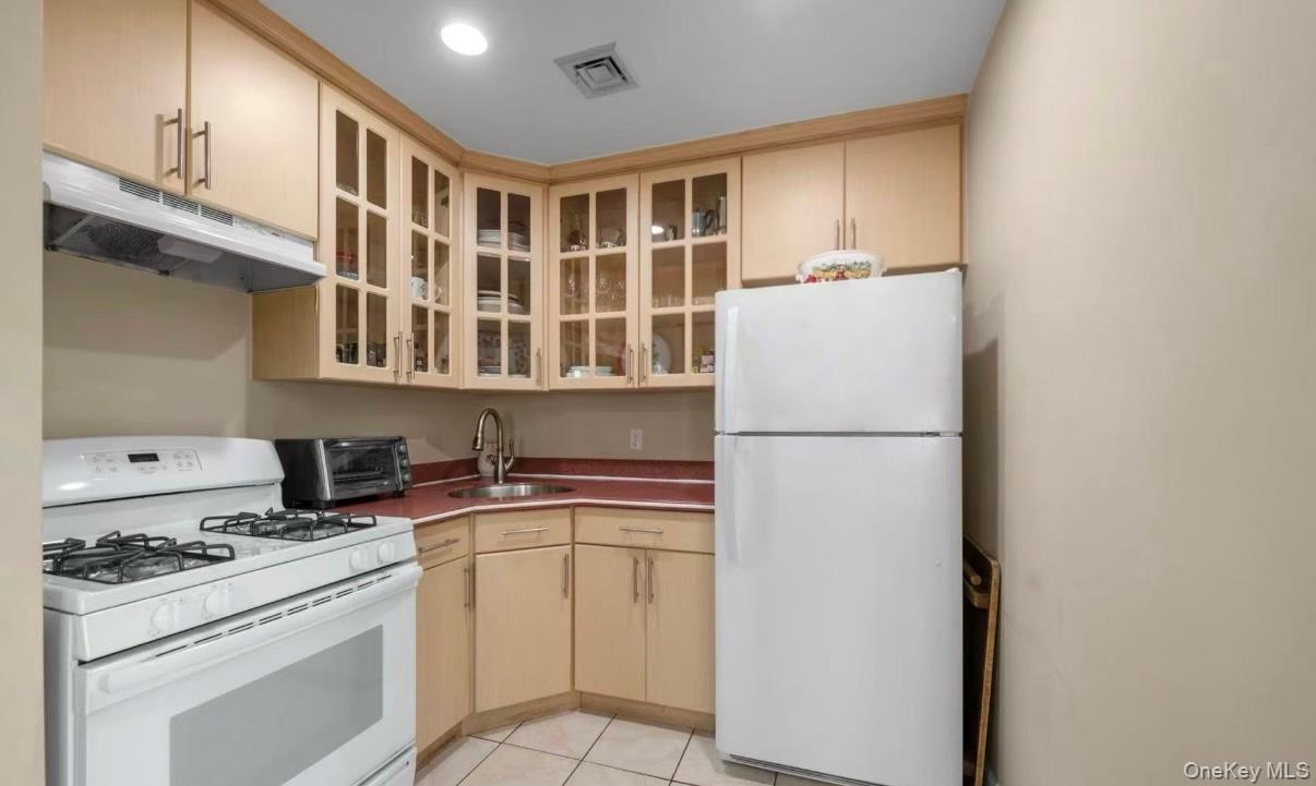 8810 70th Road, Forest Hills, NY 11375