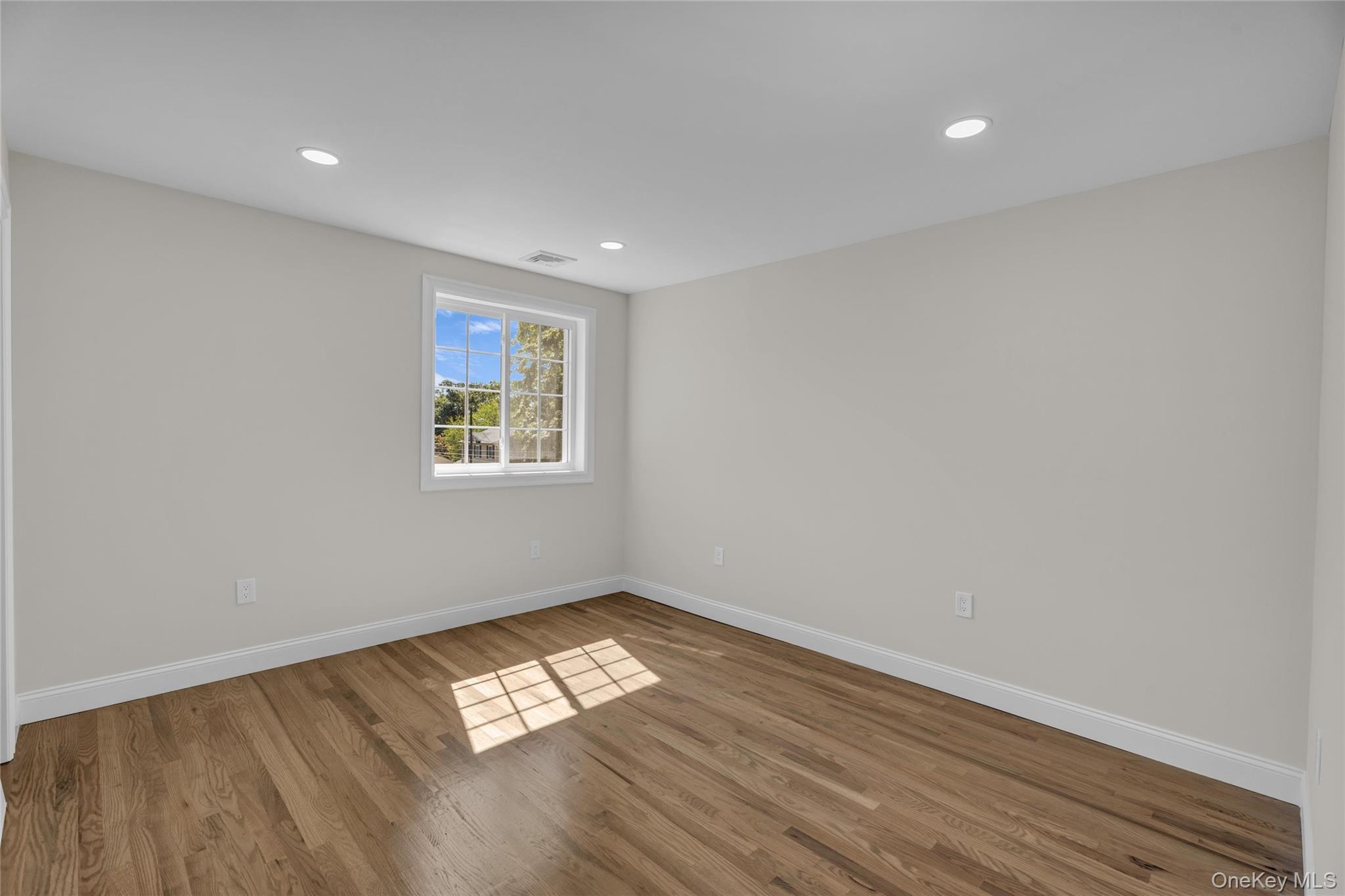 99 W 2nd Street, Lake Ronkonkoma, NY 11779