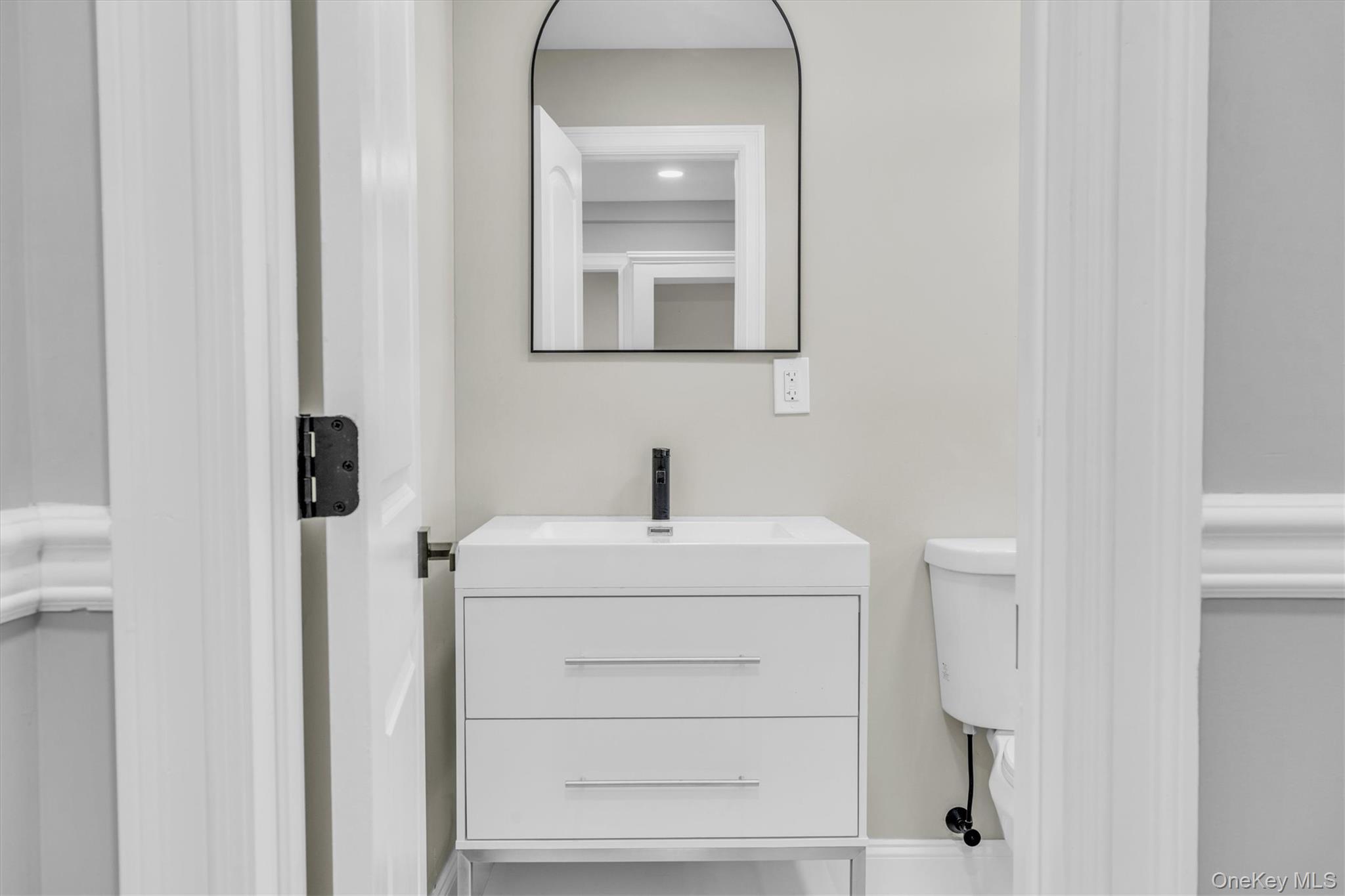 99 W 2nd Street, Lake Ronkonkoma, NY 11779