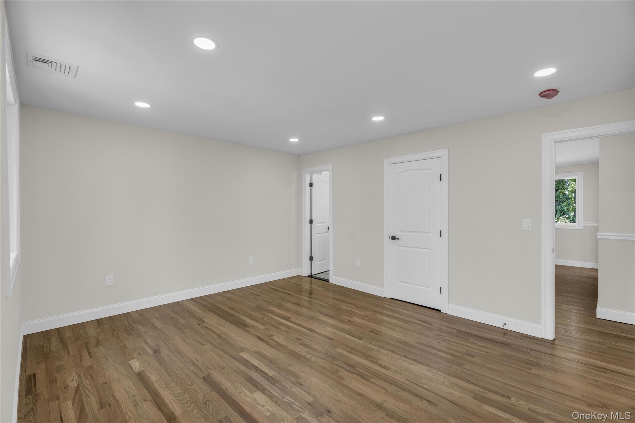 99 W 2nd Street, Lake Ronkonkoma, NY 11779