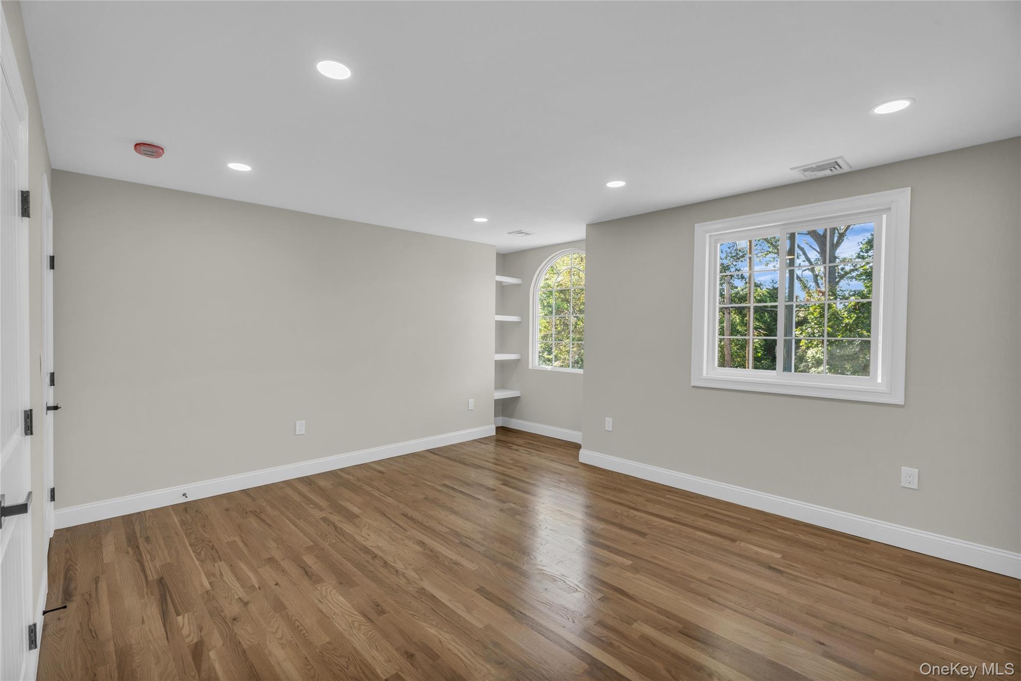 99 W 2nd Street, Lake Ronkonkoma, NY 11779