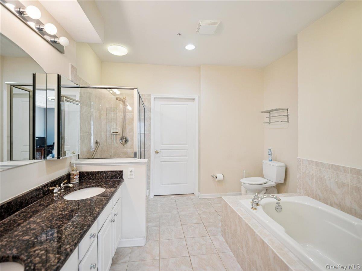 28 N De Baun Avenue # 208, Airmont, NY 10901