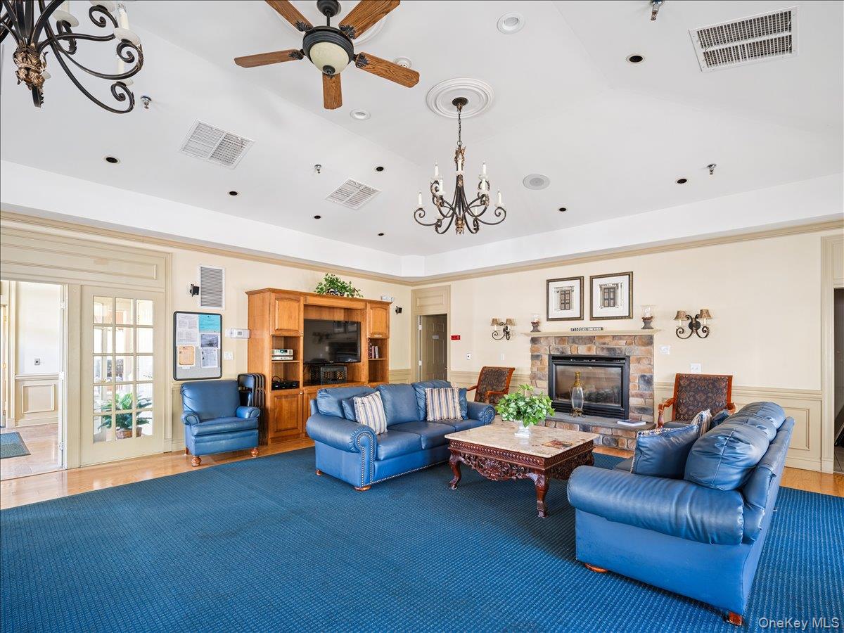 28 N De Baun Avenue # 208, Airmont, NY 10901