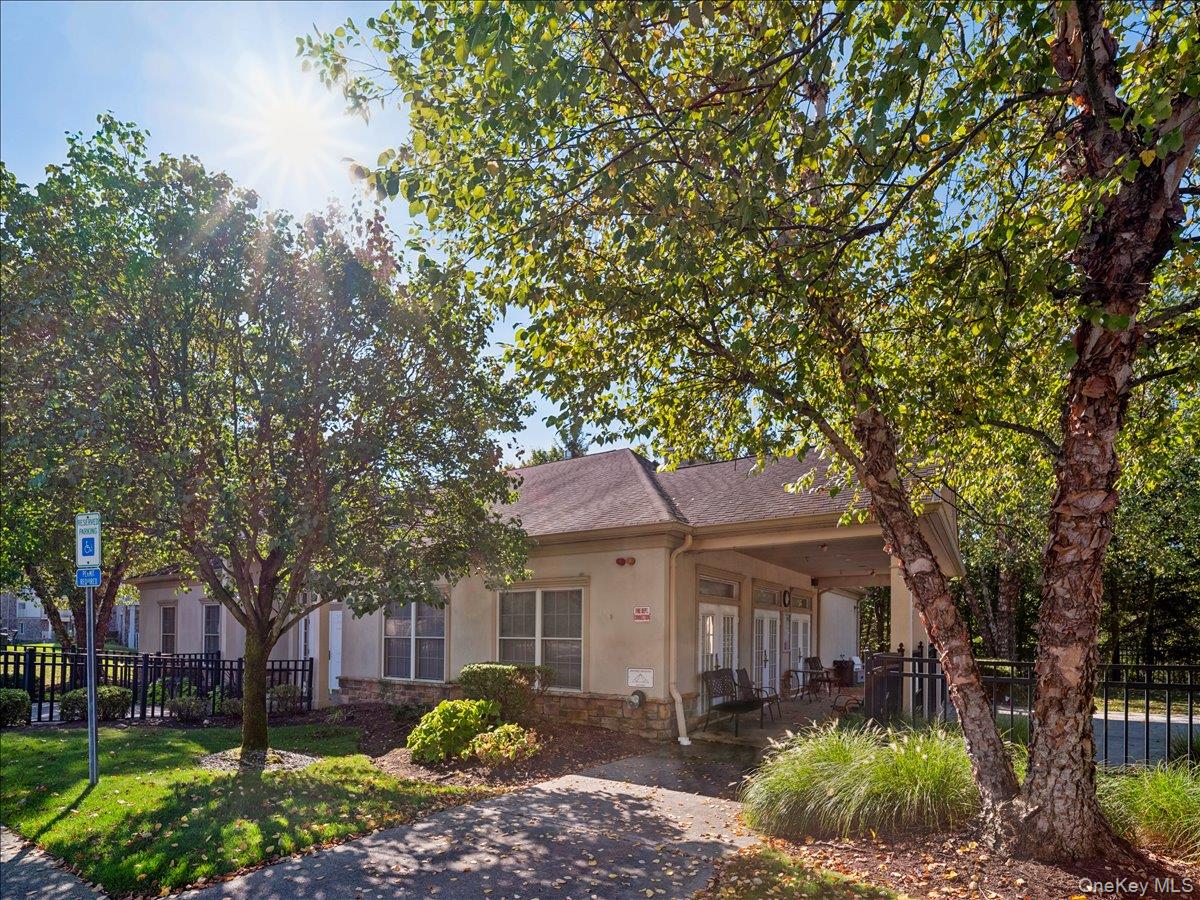 28 N De Baun Avenue # 208, Airmont, NY 10901