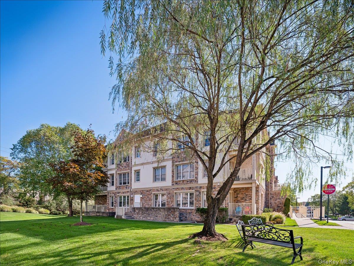 28 N De Baun Avenue # 208, Airmont, NY 10901