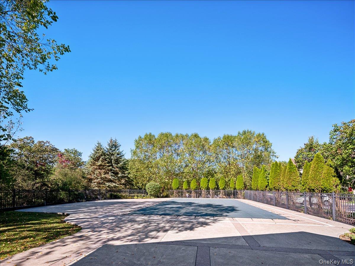 28 N De Baun Avenue # 208, Airmont, NY 10901